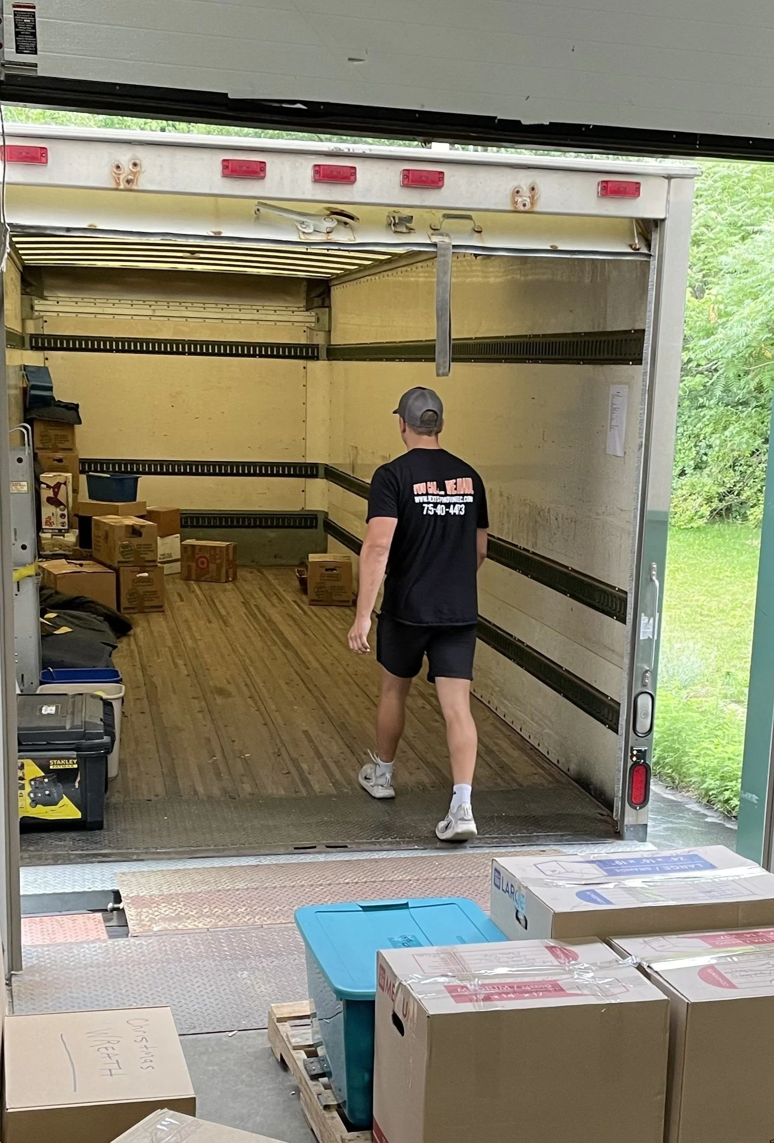 Moving on a Budget: Cost-Saving Tips and Tricks from Eau Claire's Moving Pros