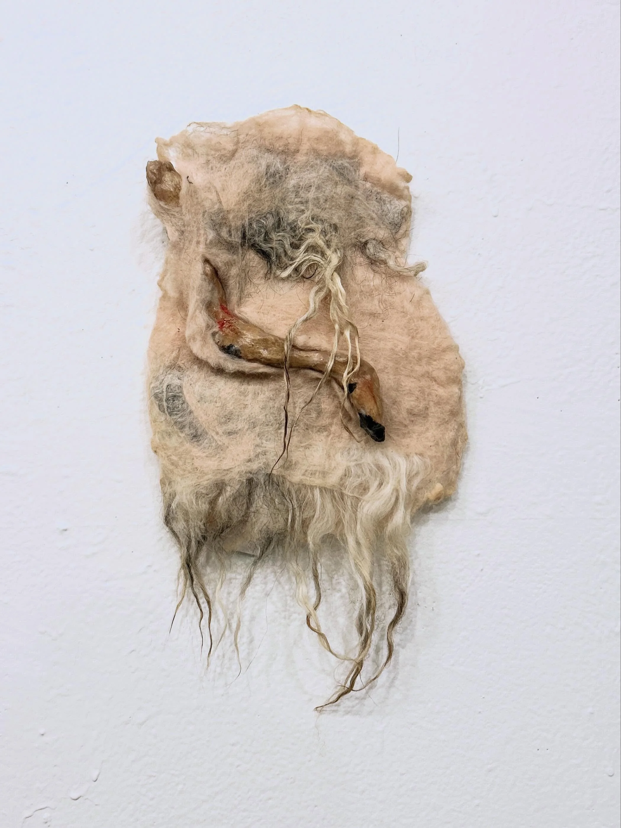 Hello! Happy Monday all. @samaratjohnsonart here with a final sign-off post from my time @jentel.artist.residency. 

With a little less than a week to go here, I&rsquo;m pumped with the time I&rsquo;ve had to just play and work with wool, seeing what