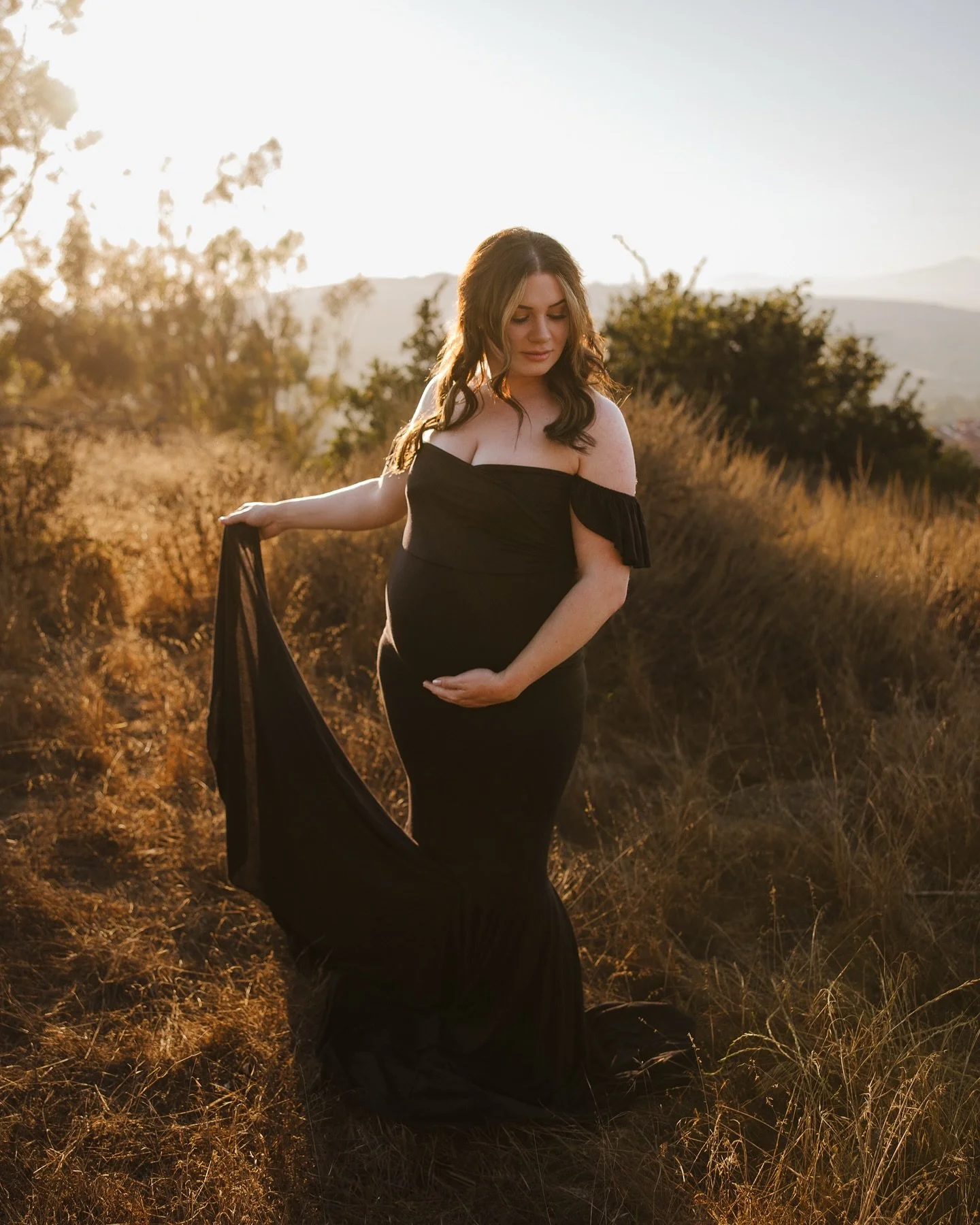The calm before everything changes.
October light, a black dress, and a little bit of magic brewing beneath it all. 🕯️

#maternityphotographer #socalweddingphotographer #socalphotographer #ocweddingphotographer #temeculaweddingphotographer #sandiego