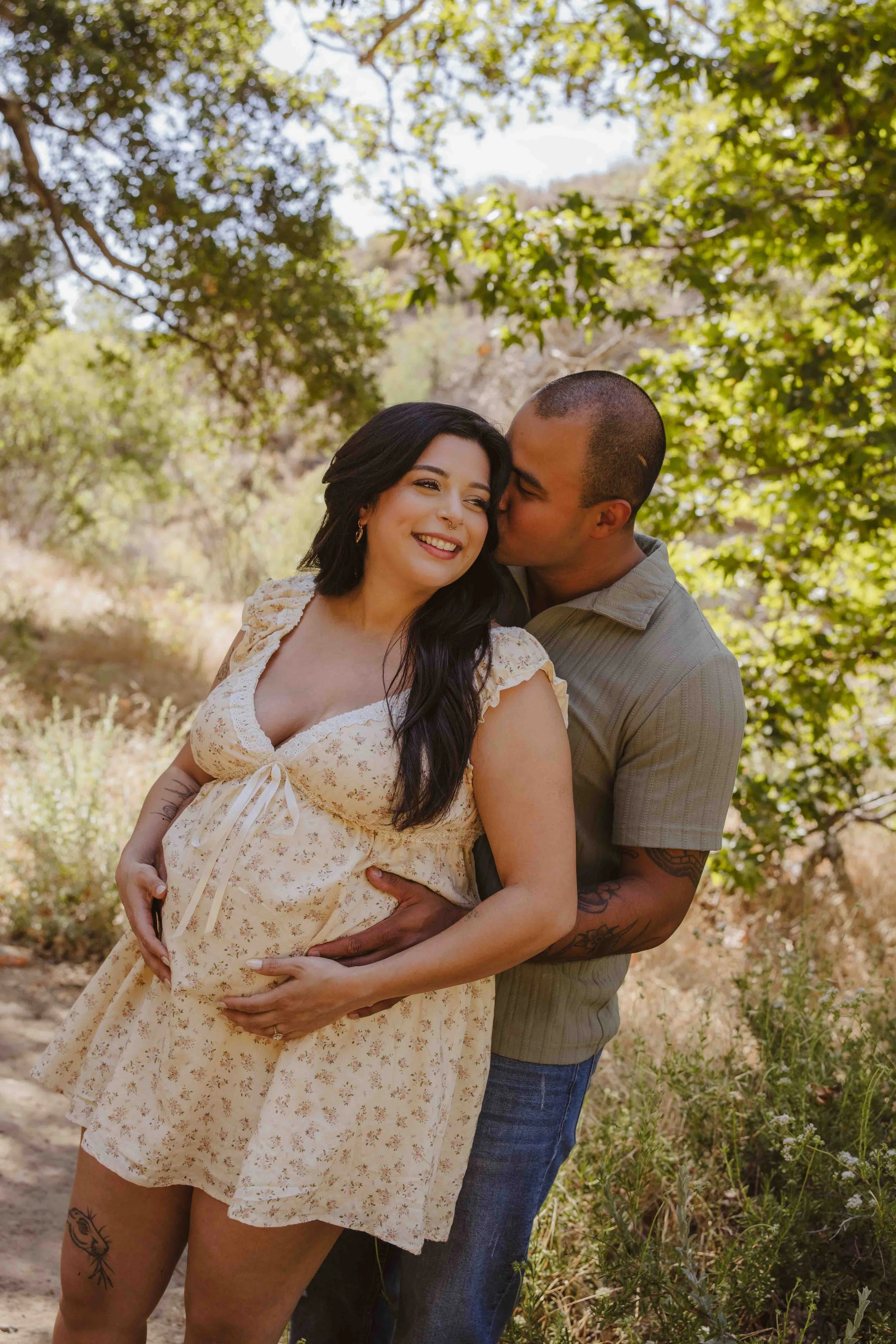 wedding-couple-photographer-santaclarita-couple-field