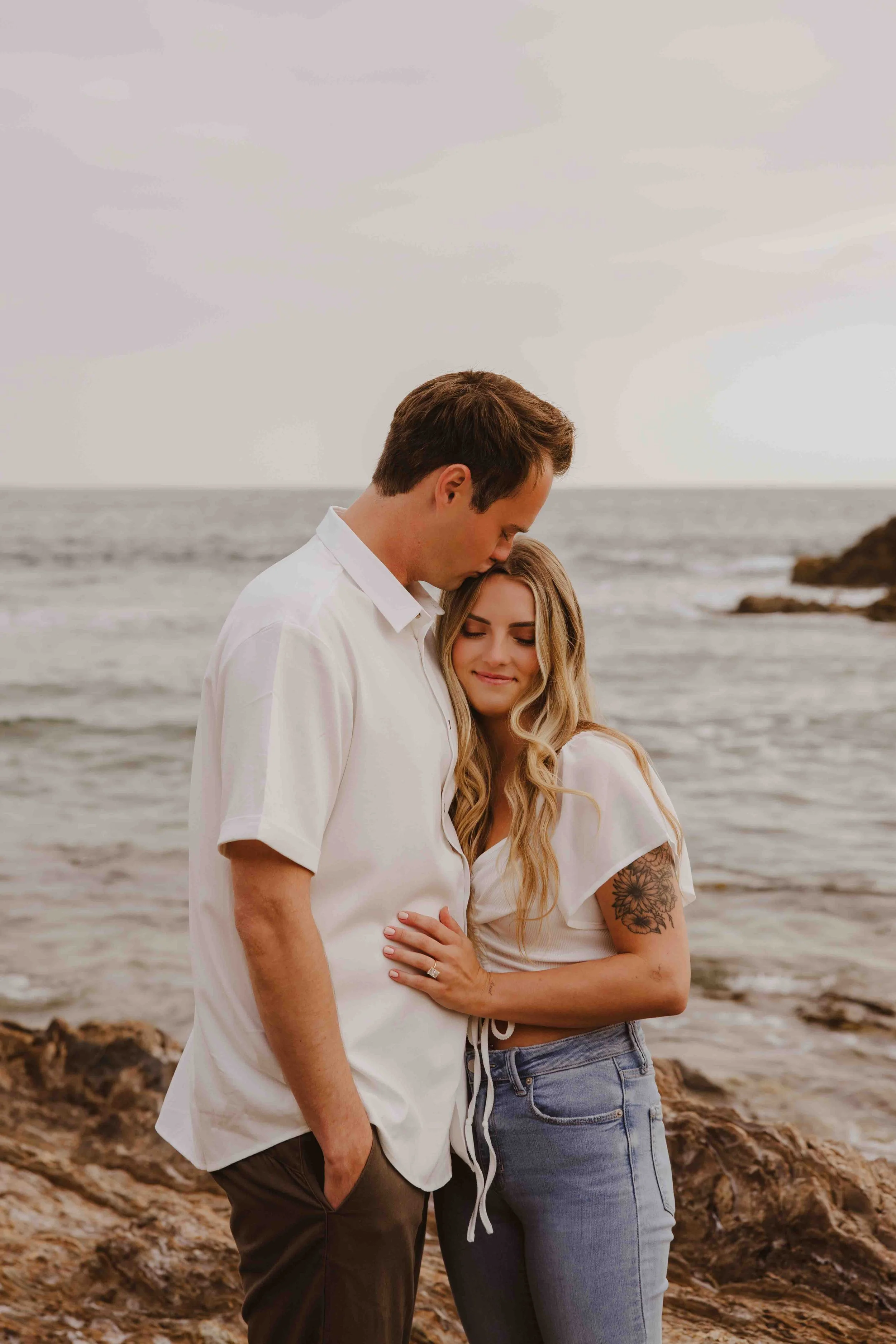 wedding-couple-photographer-costamesa-couple-beach