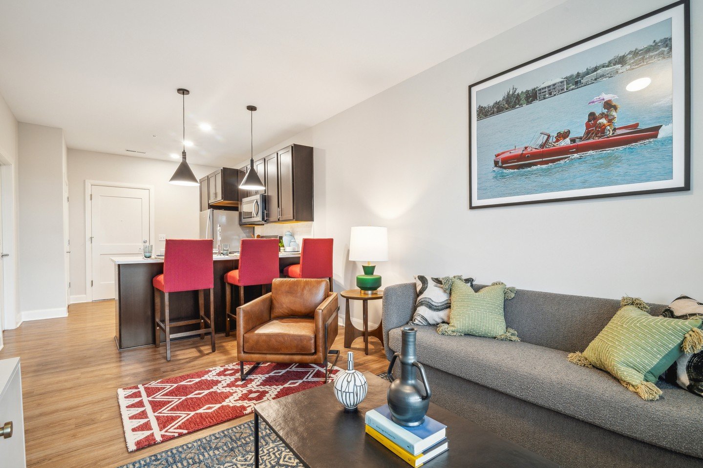 You could make this space your own TODAY! Give us a call today to learn more about how you could get FREE rent when you live at Lusso Apartments! 💸💸