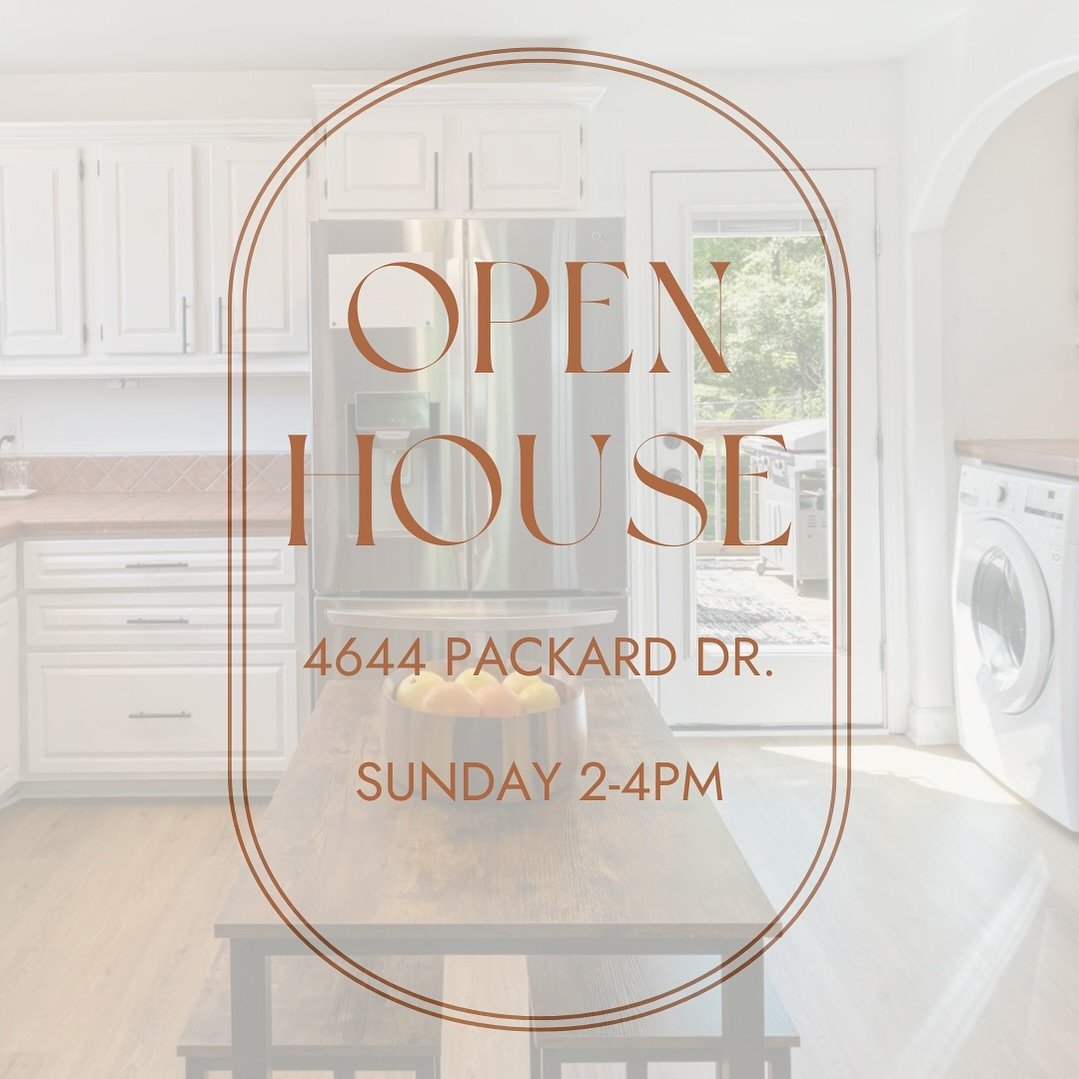 Stop by Sunday afternoon from 2-4 and visit this cutie at 4644 Packard Drive! It&rsquo;s gonna be a Beautiful weekend! Listed by @livingtruenashville at @mwrealestateco 

#livingtruehomegroup #empoweringhomeowners #nashvillerealtor#livingtruenashvill