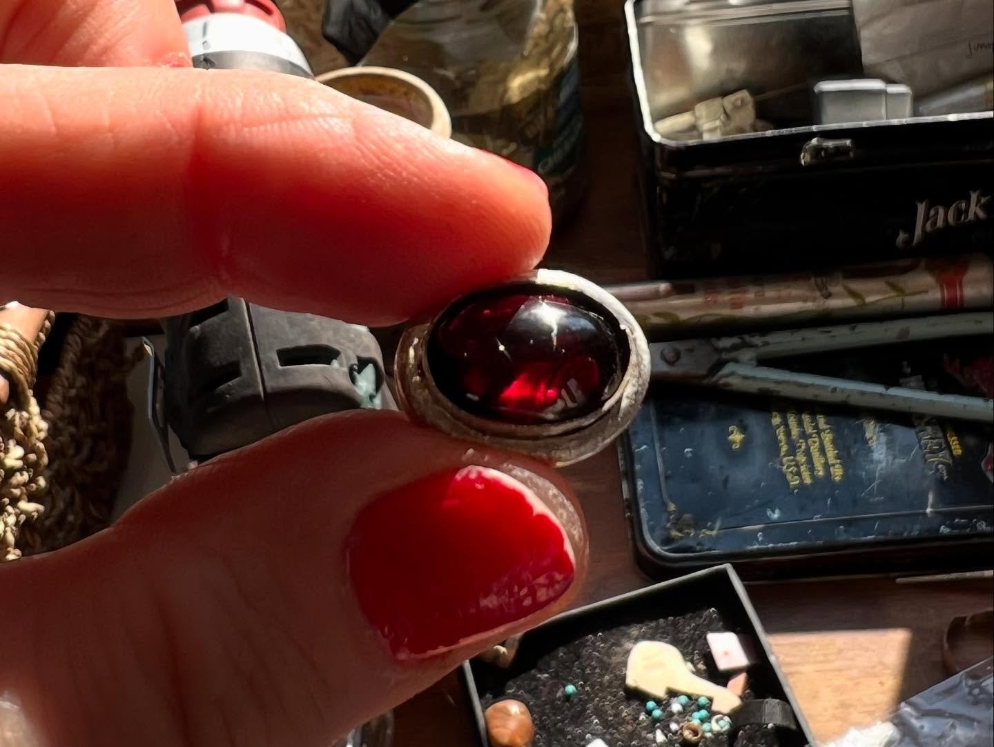❤️&zwj;🔥Photo dump of the week ❤️&zwj;🔥

❤️&zwj;🔥Spring sunshine making an old garnet stone look lush

❤️&zwj;🔥Tools, stones and sunshine

❤️&zwj;🔥Work in progress. Ancient jewellery inspired 

❤️&zwj;🔥Chaos in new workshop 🤩

❤️&zwj;🔥Arrangi