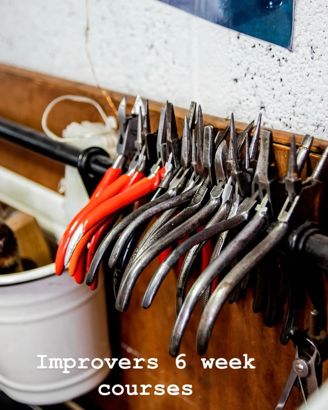 🥳Improvers 6 week jewellery course

In these 6 week courses students will have their own projects to work on. 

Enjoy full access to @alloy_hereford  workshop and get advice, help and demos along the way. 

🔨Working at your own pace in a supportive