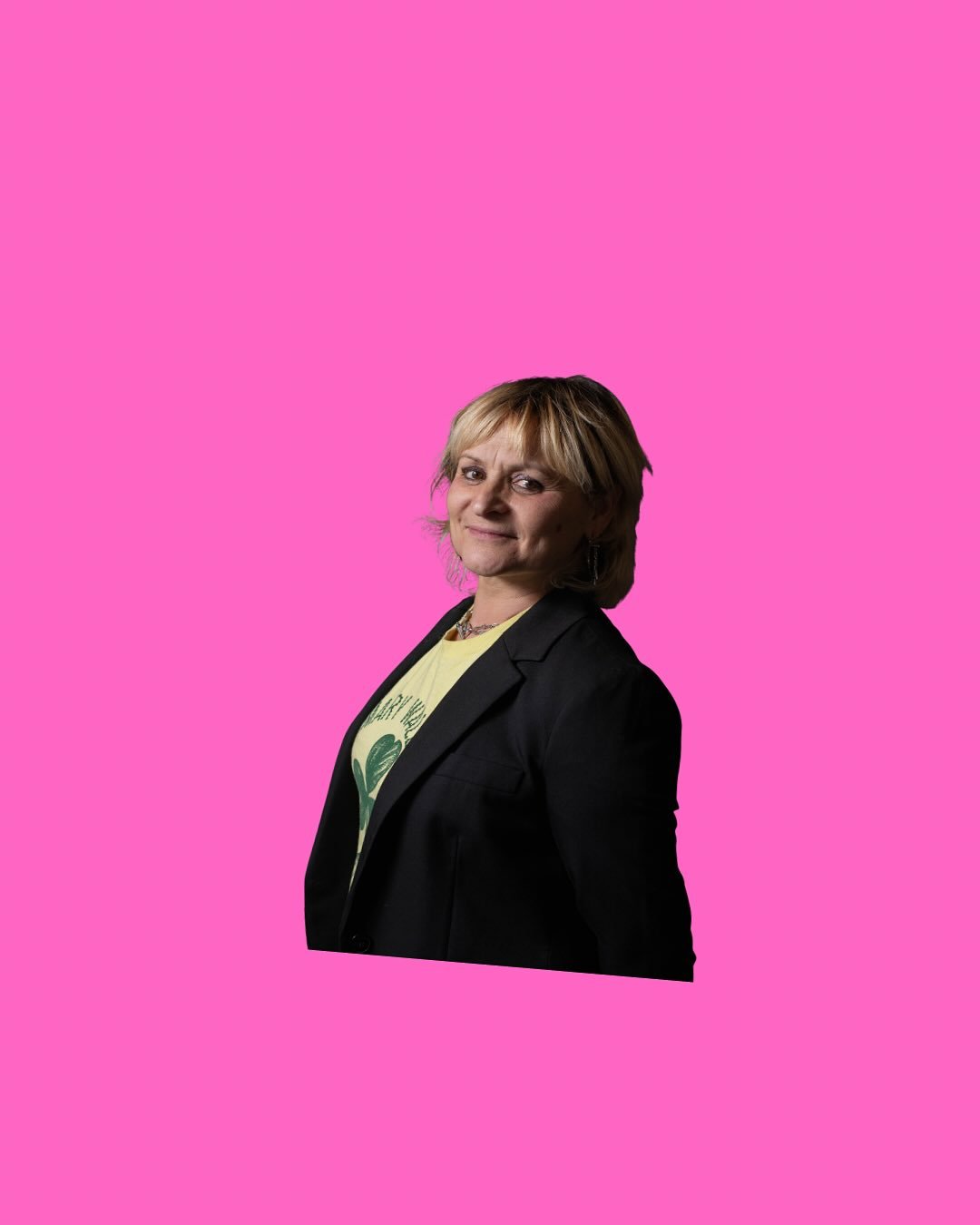 🎉Hello!

Quick! Before a bunch of wrinkly old white men try and obliterate the world come to an EXHIBITION and see some BEAUTIFUL ART AND JEWELLERY!!!!

Celebrating 30 years of @alloy_hereford -a community of jewellers within Herefordshire. 

Exhibi