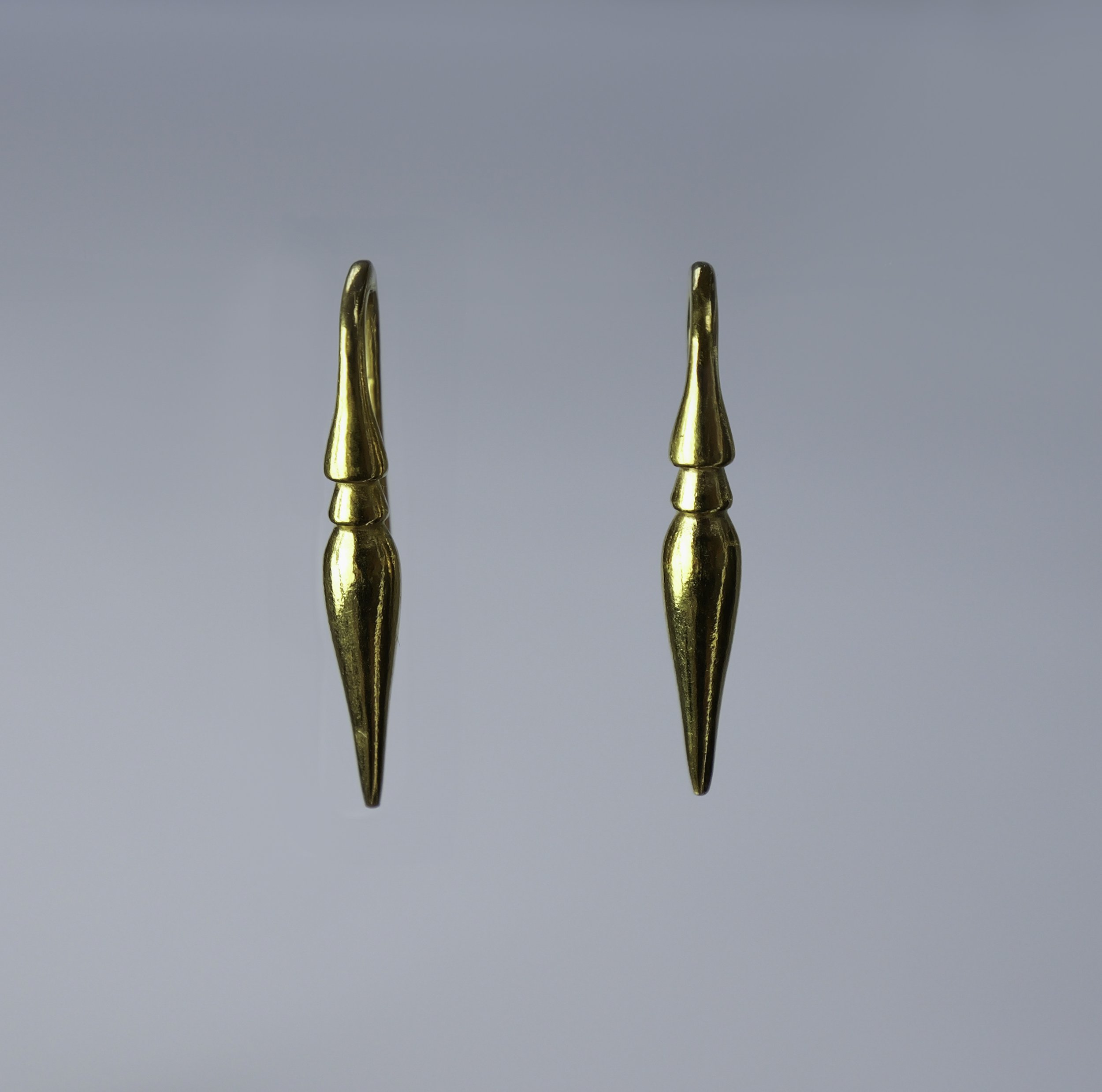 Medium gold Drop spikes_1.jpg
