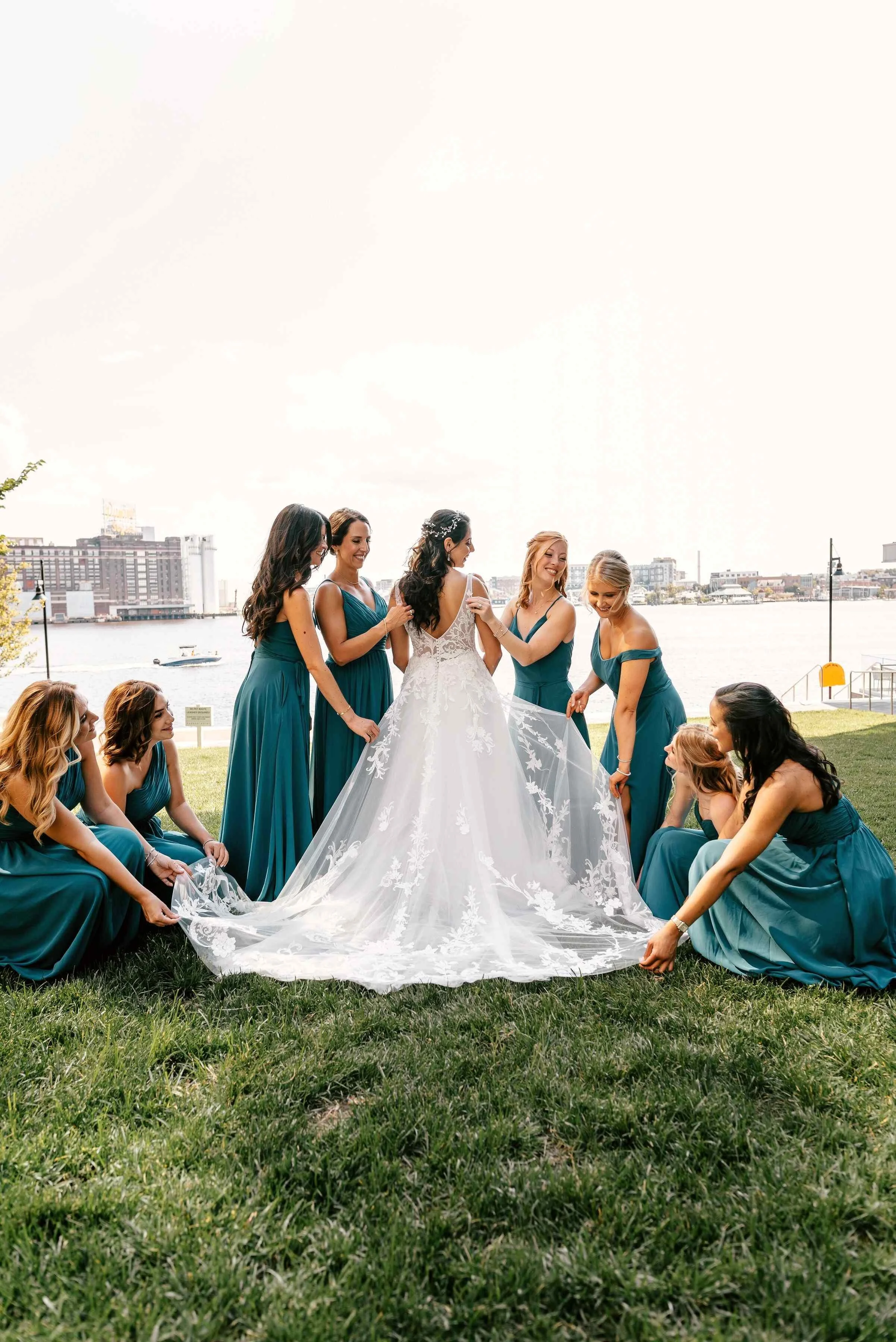 bridesmaids+helping+bride+richmond+virginia.jpg