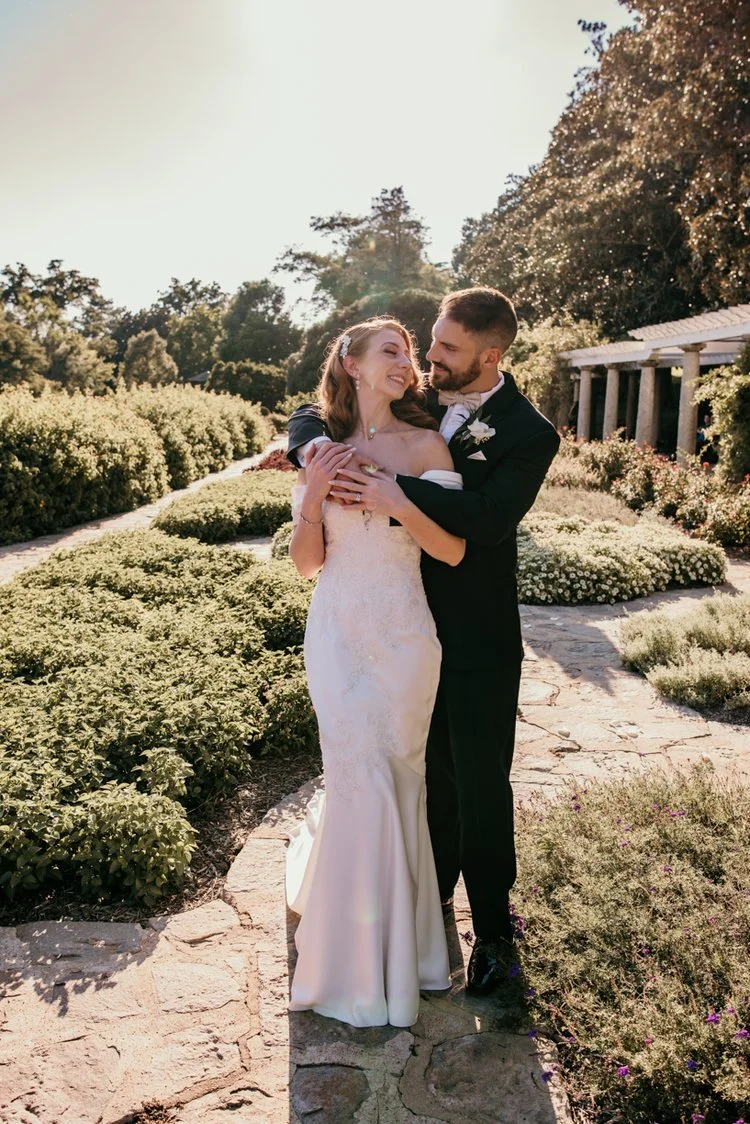 bride+and+groom+first+look+maymont+gardens.jpg