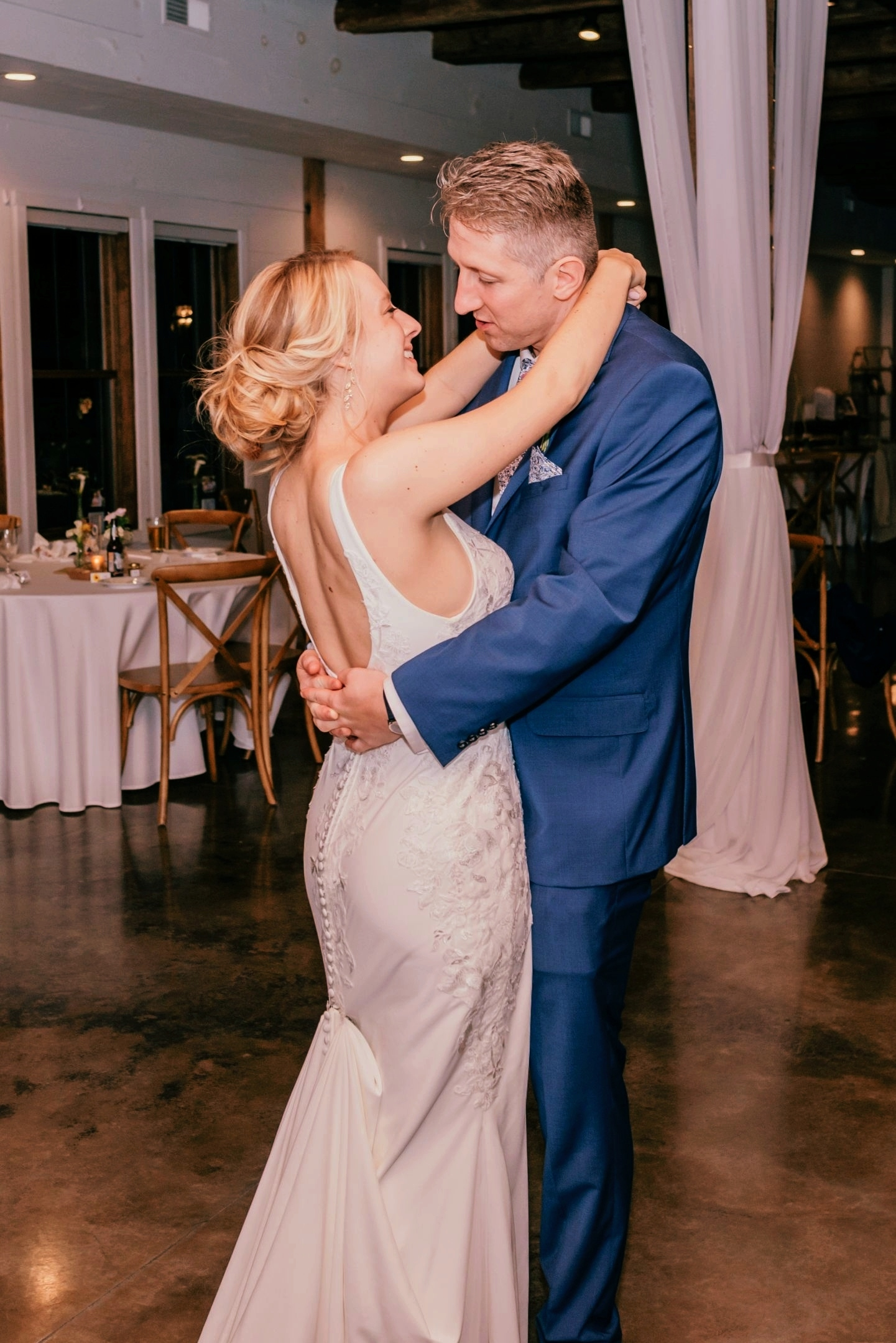 first+dance+bride+and+groom.png