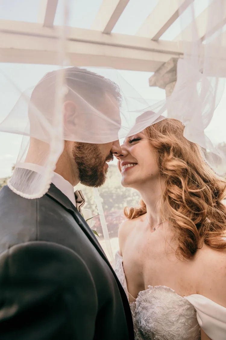 bride+and+groom+kissing.jpg