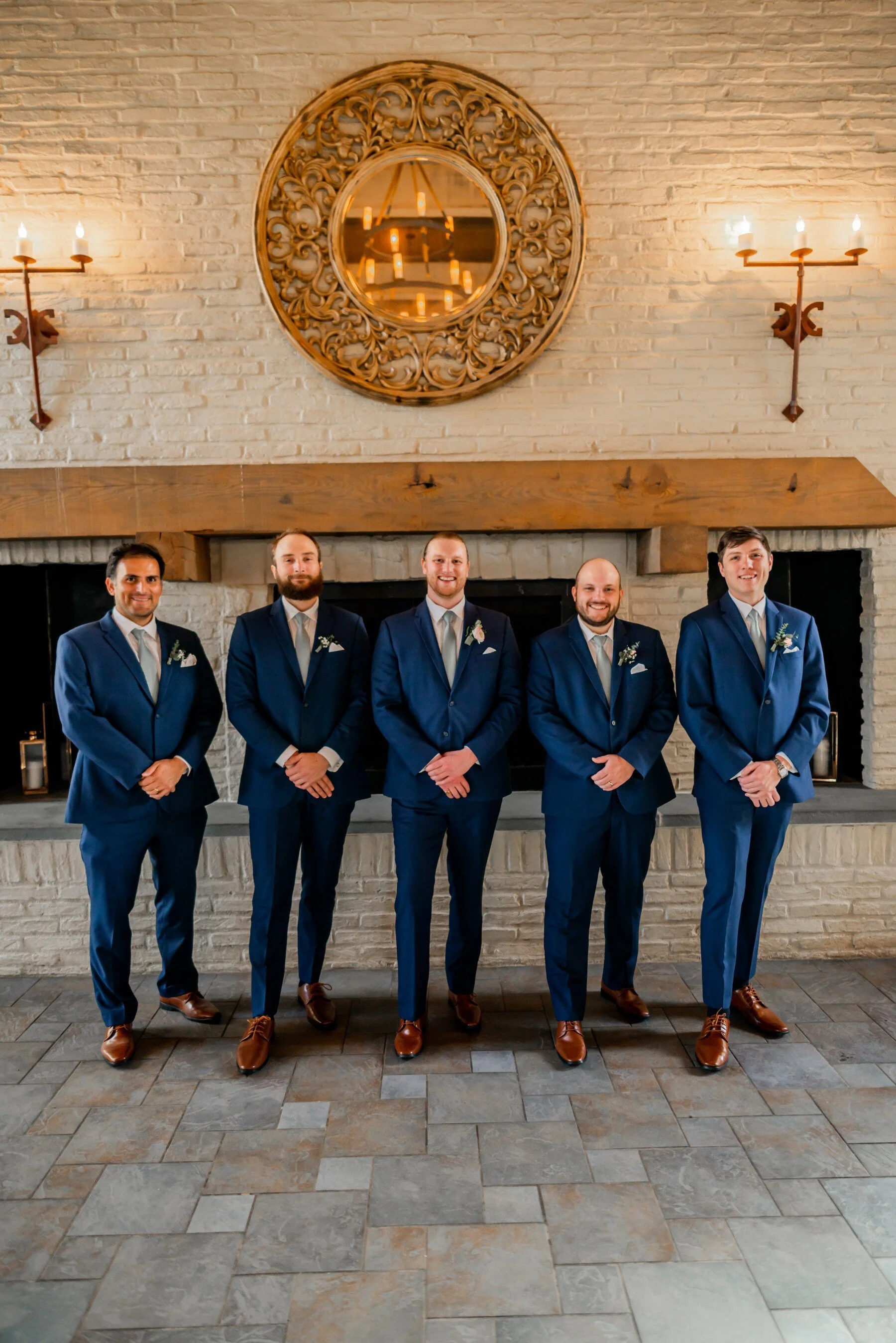 groomsmen+poses+wedding+richmond+virginia.jpg