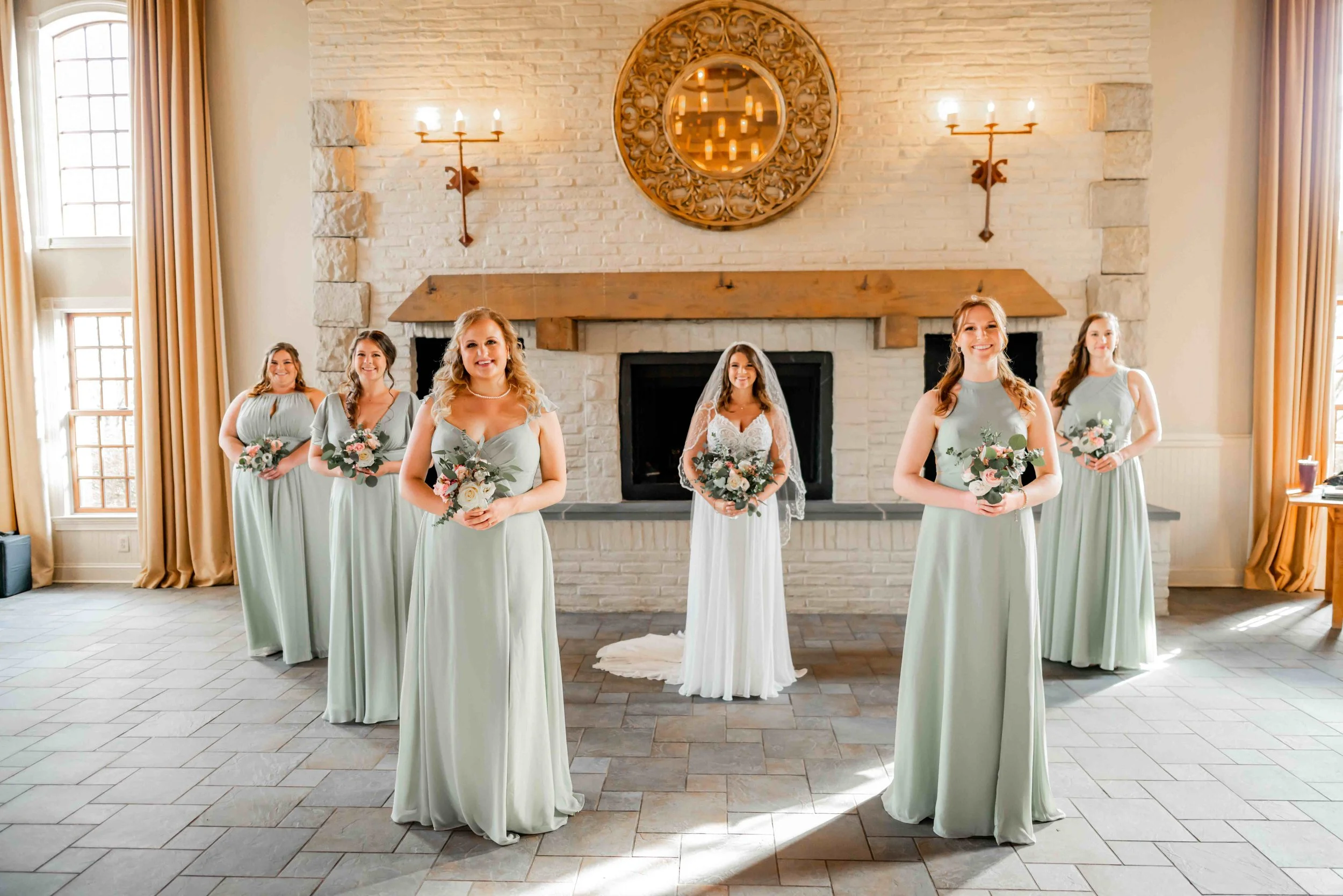 bridesmaids+poses.jpg