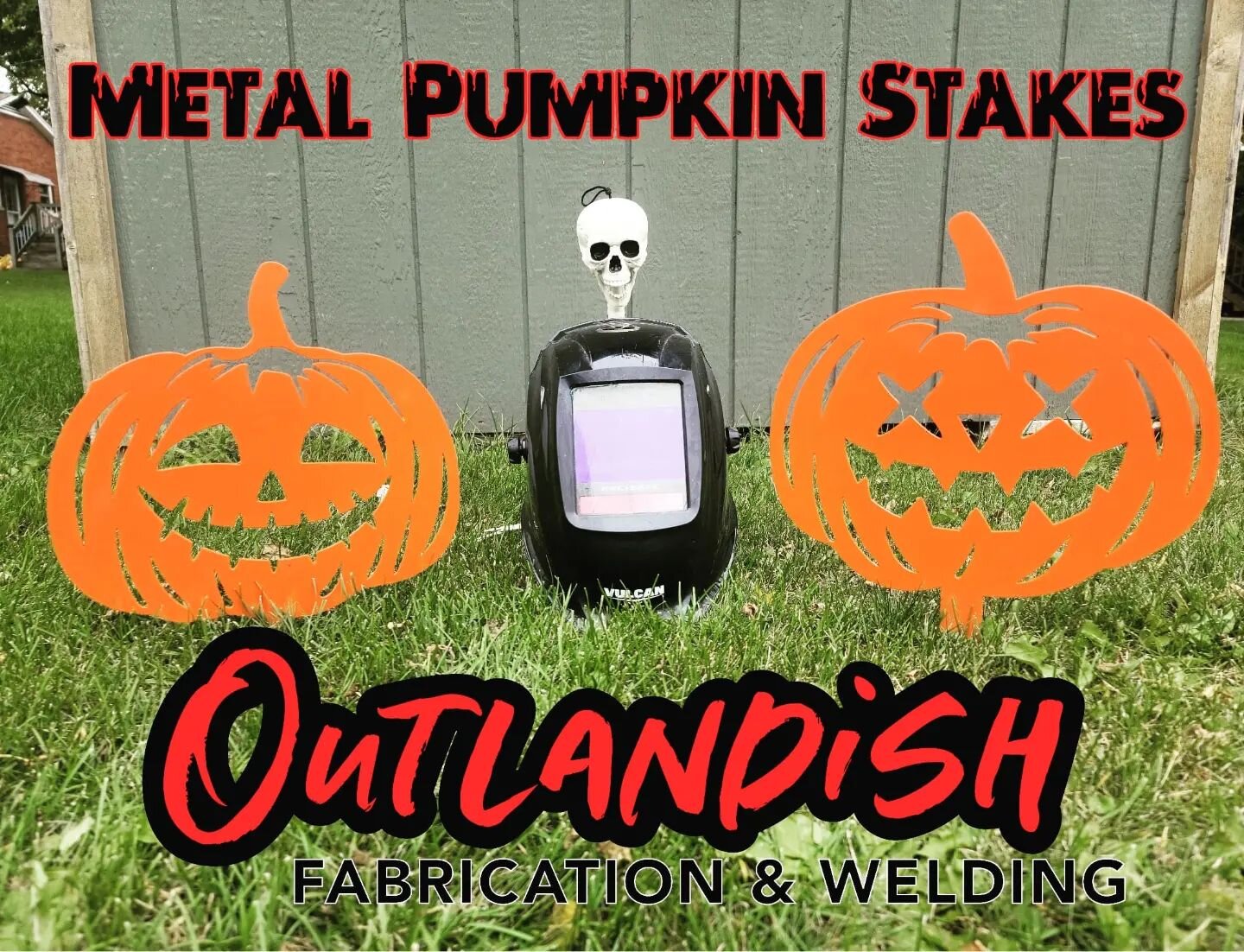 Buy your set of metal Halloween pumpkin stakes before they're sold out!