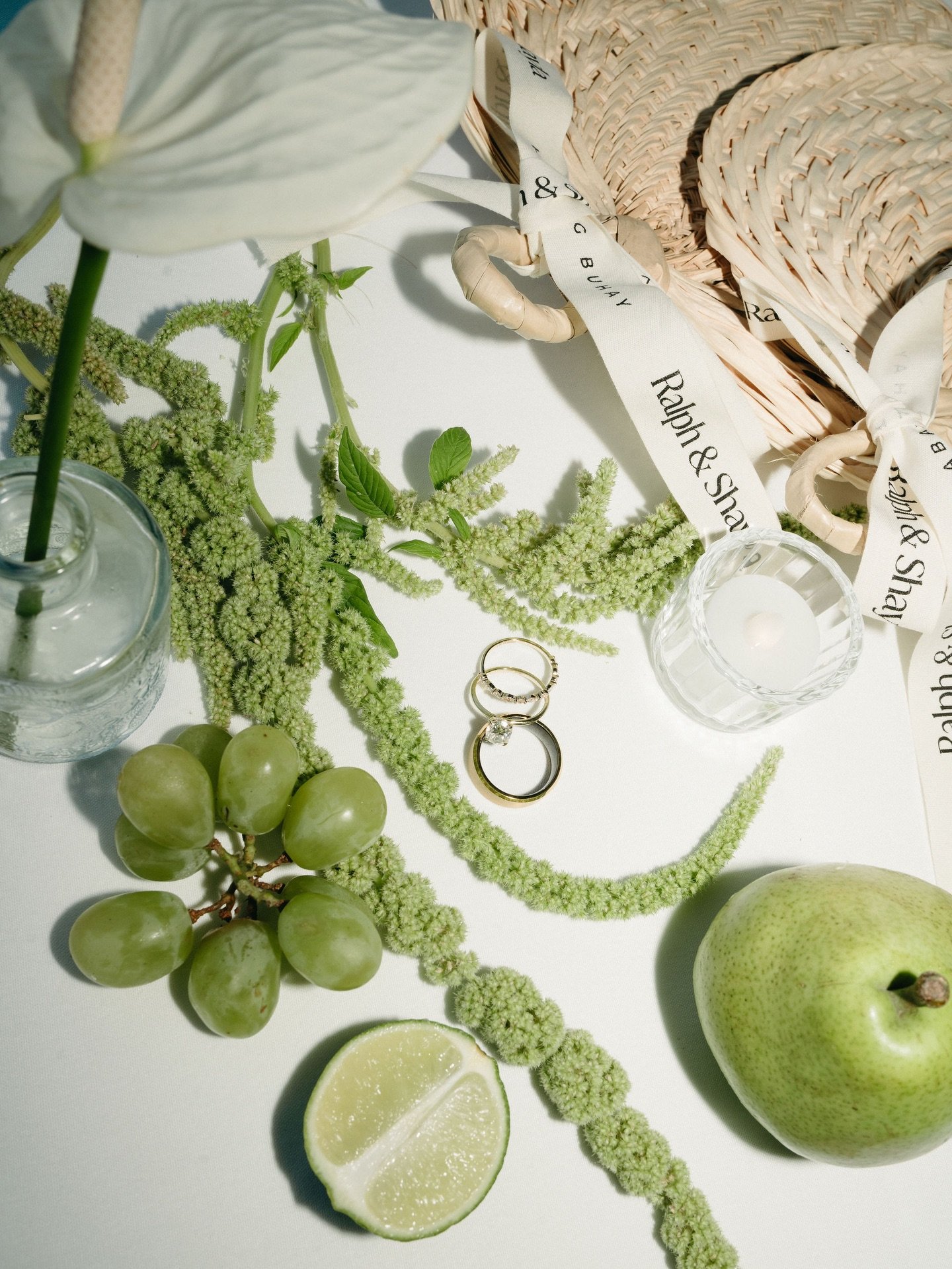 Ohhhhh how I love a detail shot 🍐🥝
&bull;
#dearcleoflorals