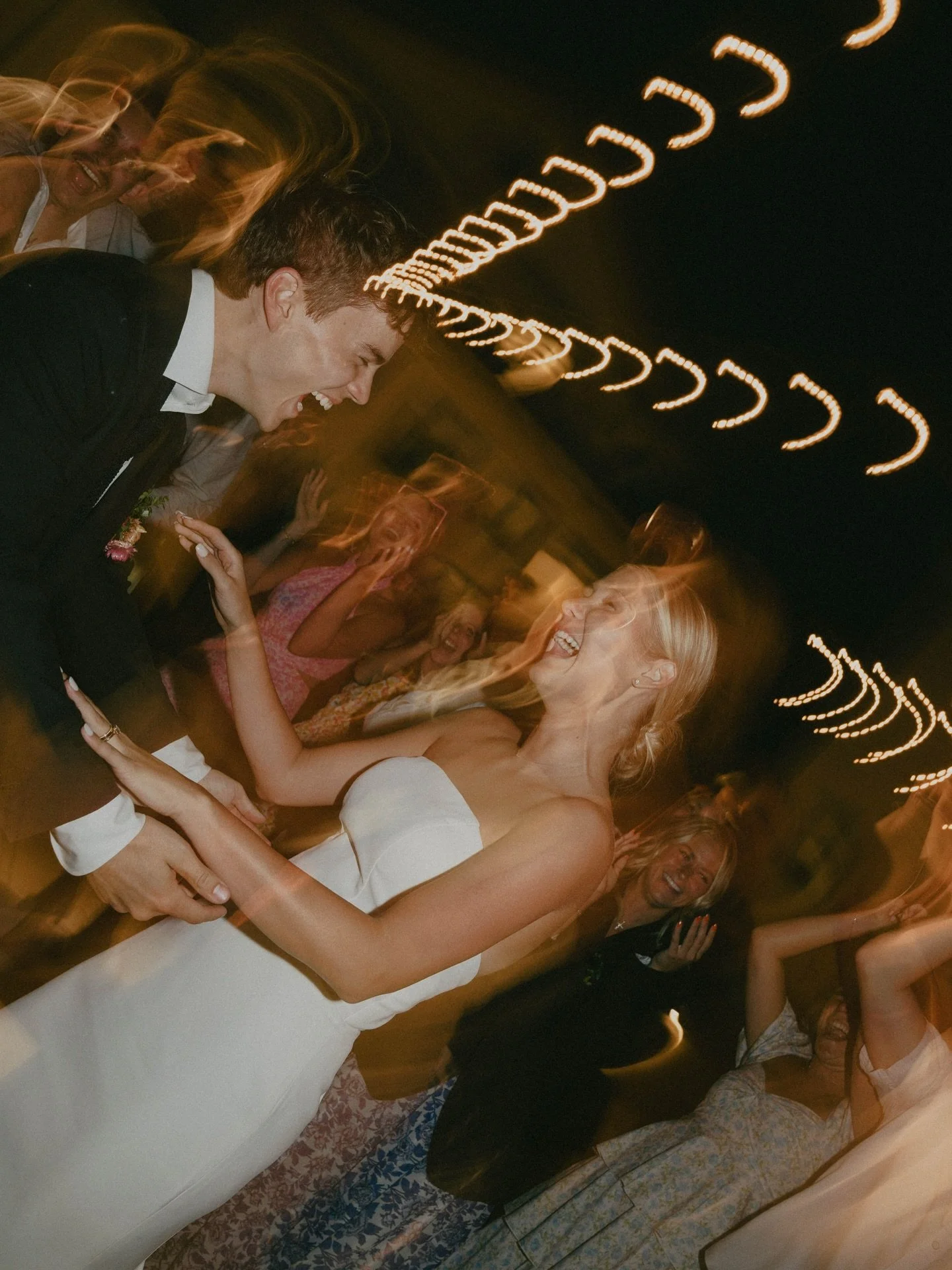 To me, weddings aren&rsquo;t just about poses and details and portraits&hellip;. It&rsquo;s about capturing the JOY and delight throughout your day as your people come together to celebrate and support you!! 

Venue: @theswannerhouse_1923 
Planner: @