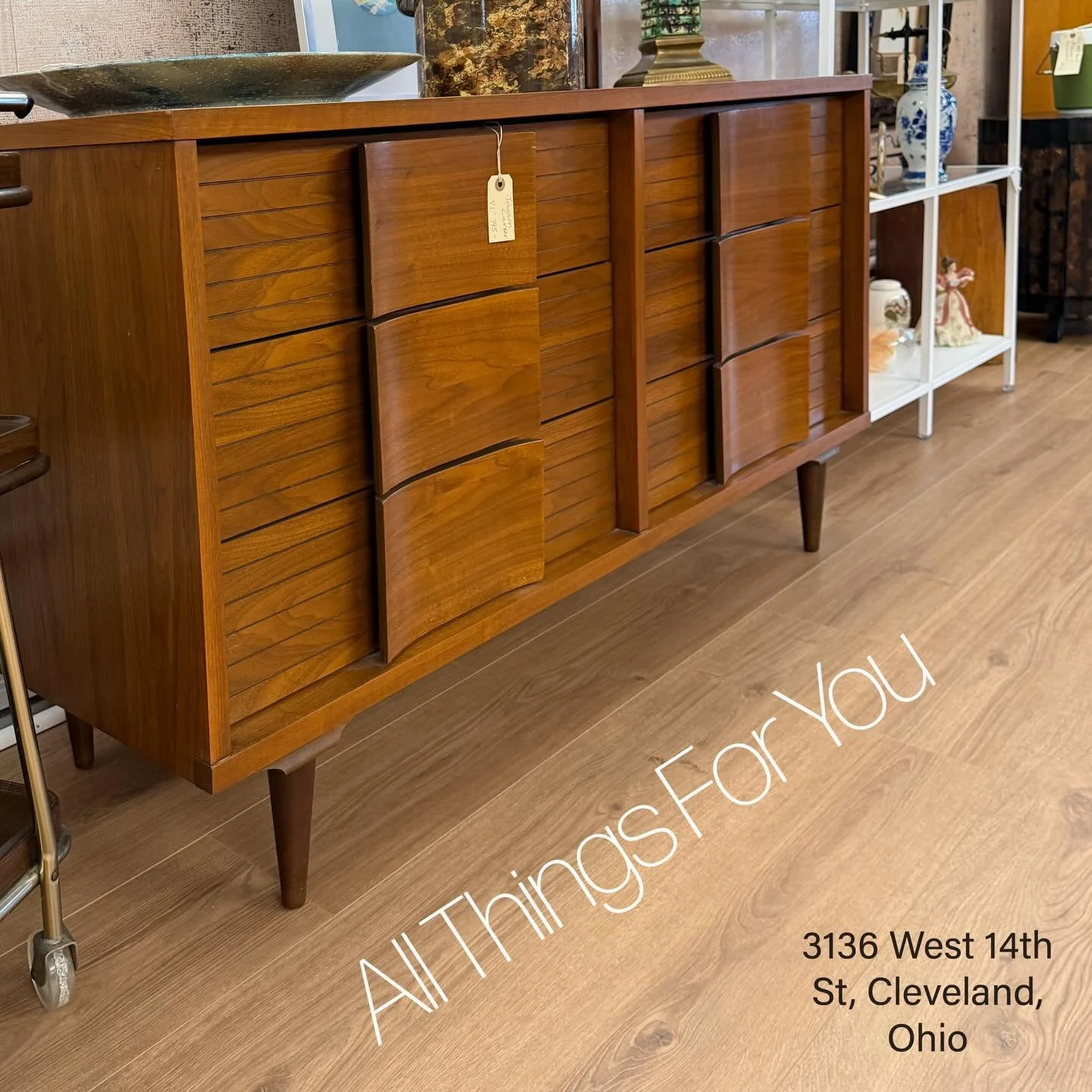 Join us TODAY, Saturday and Sunday at All Things For You for a fabulous weekend of LOVE, vintage, tasty beverages, snacks and sales at our All Weekend Sip &amp; Shop! Starting today, we&rsquo;re celebrating love and vintage so please join us! Grab yo