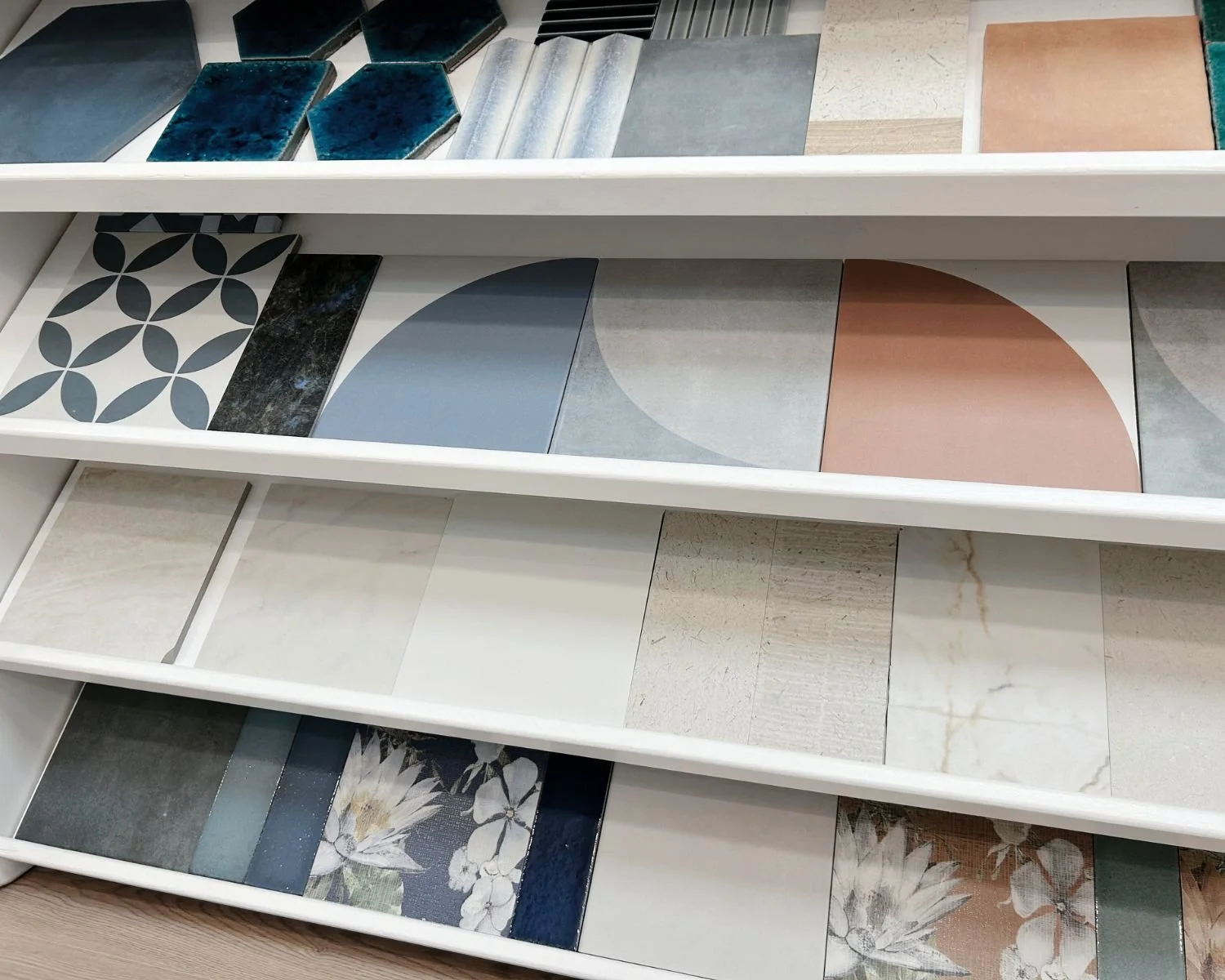 Floral &amp; Nature-Inspired Tile Ideas