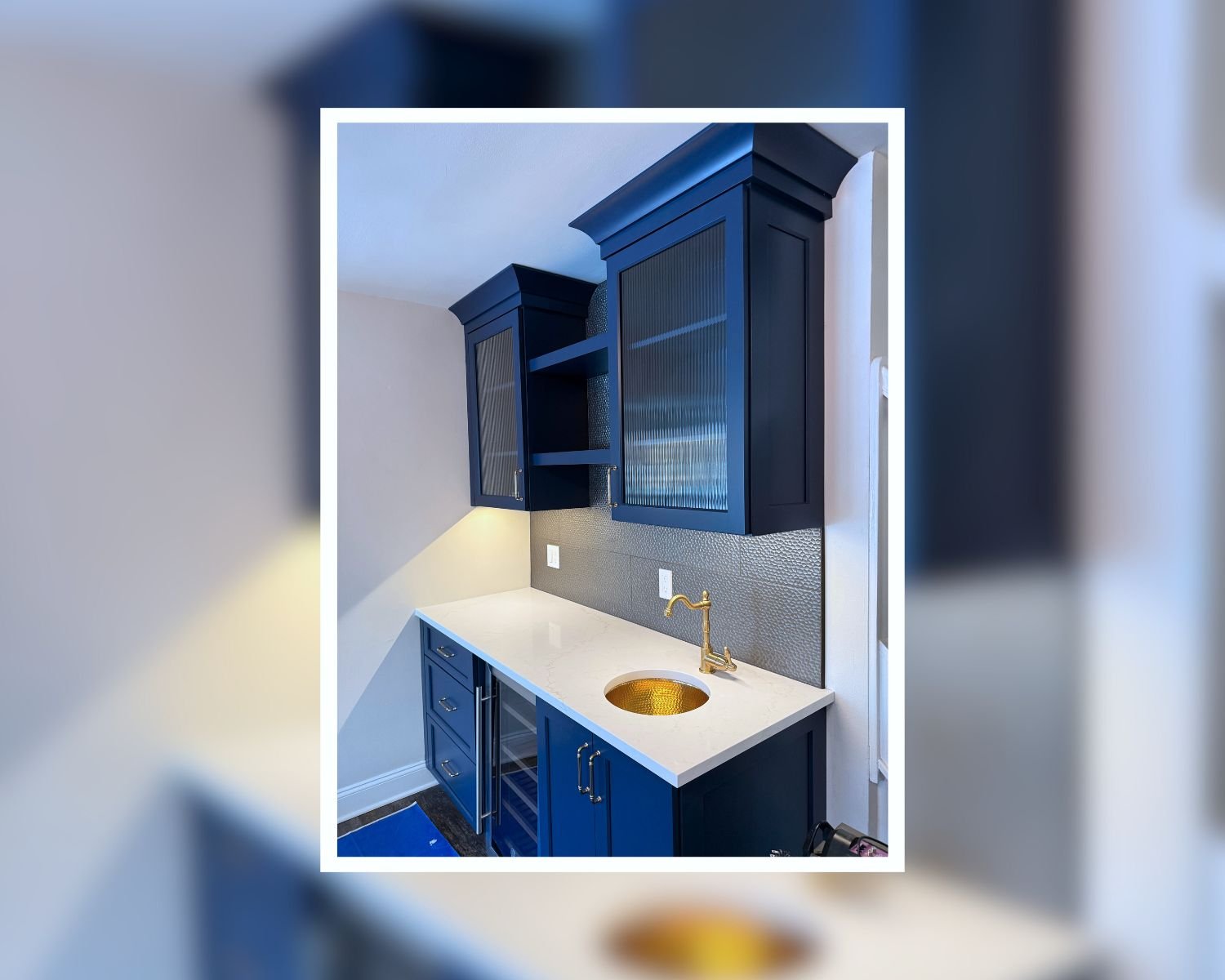 Wet Bar in Blue Bell with Textured Tile Backsplash
