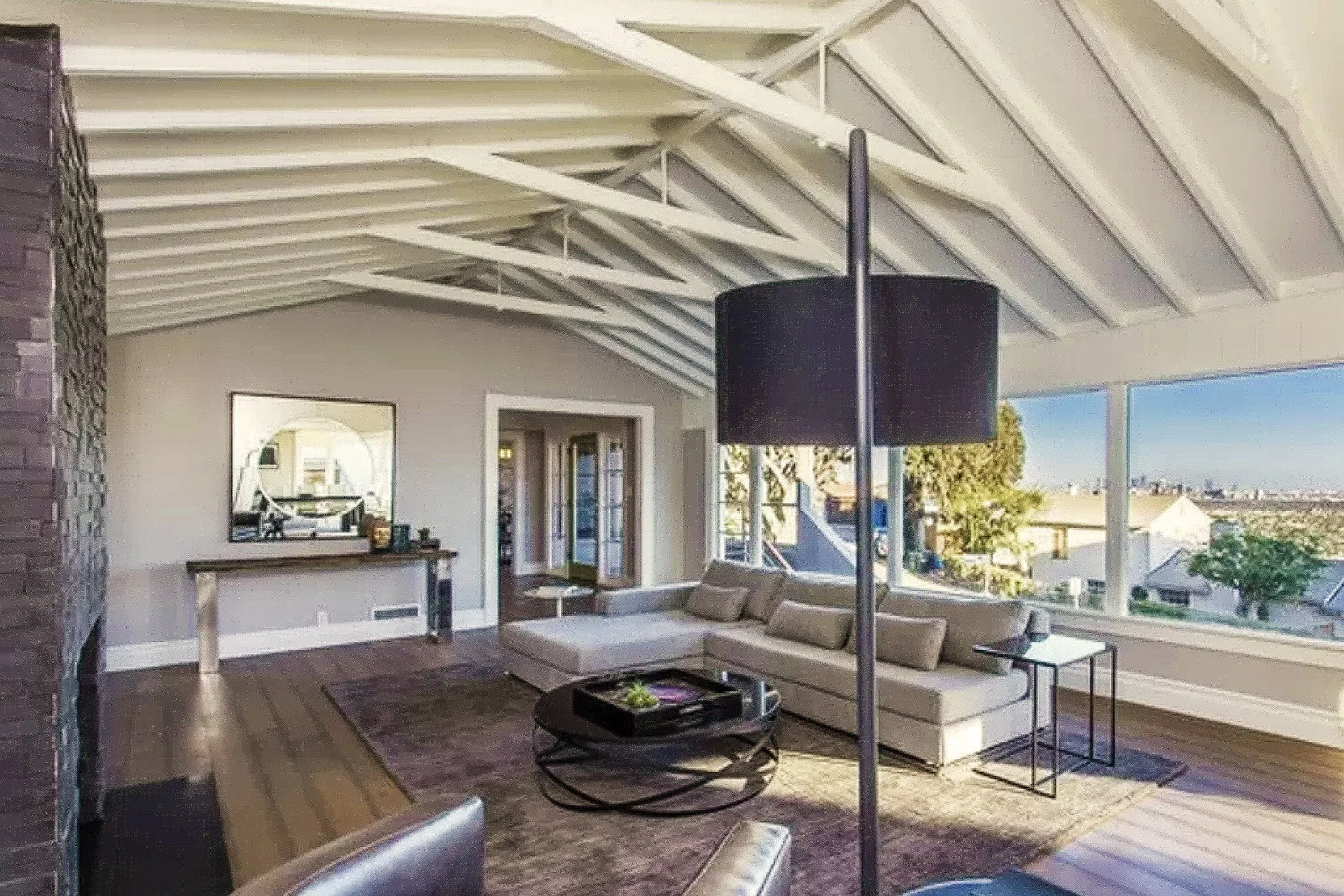 8501 Hedges Pl · LA, CA