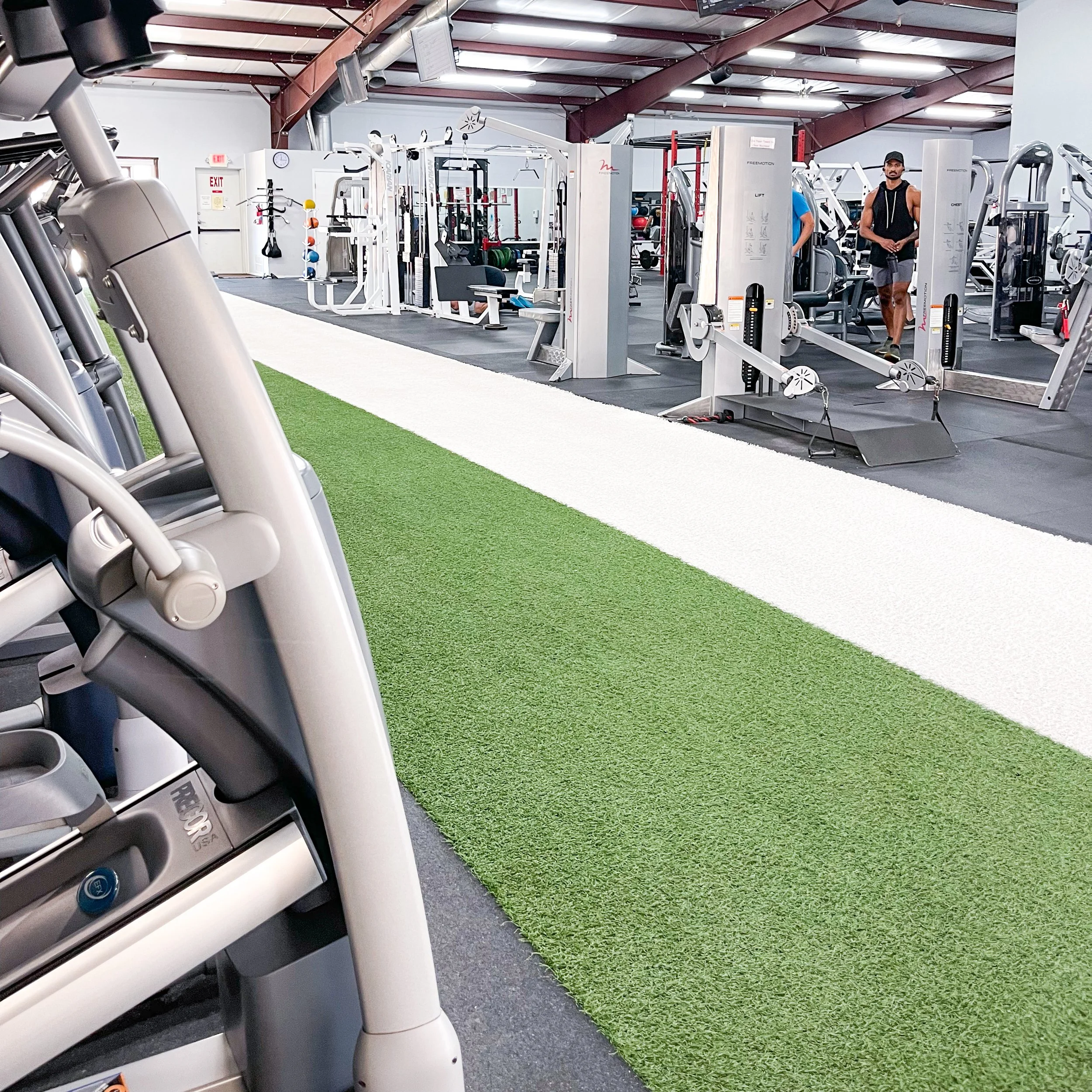 Amenities — FIELDHOUSE FITNESS