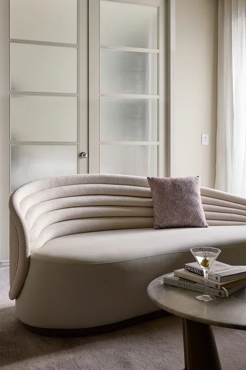 ROOM626+109_COUCH_HIGHDOORS_HR-min.webp