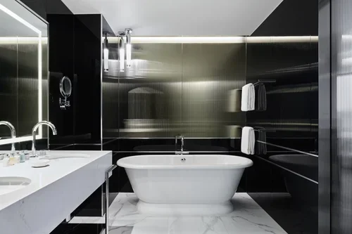 Deluxe+Room+-+The+Royce+(1).webp