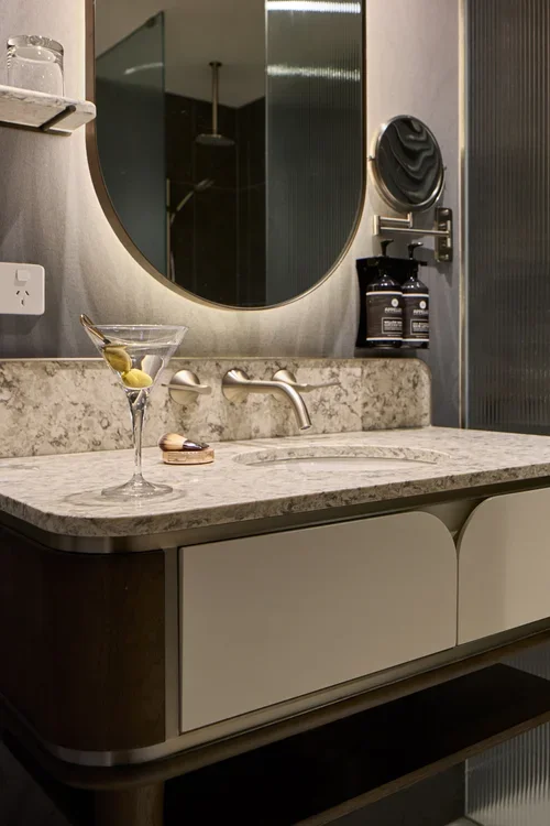 PLAYFORD+ROOM+712+0089_BATHROOM_HR-min.webp