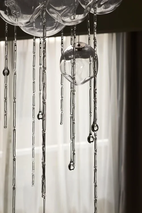 ROOM712+1229_LIGHT_DETAIL-min.webp