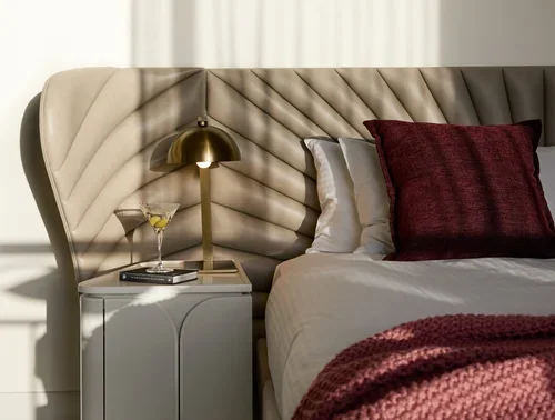 ROOM626+006_BED_DETAIL+CROP-min.webp