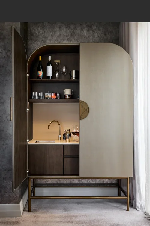 PLAYFORD+ROOM+712+0331_BAROPEN_HR-min.webp