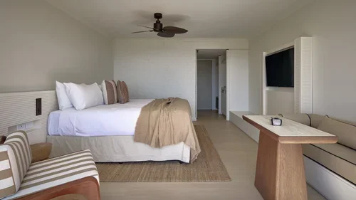 250826_CHROMAGROUP_MarinaResort_0303_HDR.webp