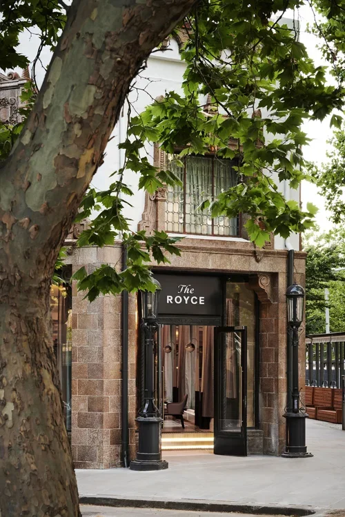 Showroom+Bar+Entrance+-+The+Royce+(2).webp