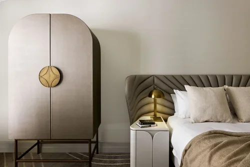 ROOM627+140_BED_DETAIL_HR-min.webp