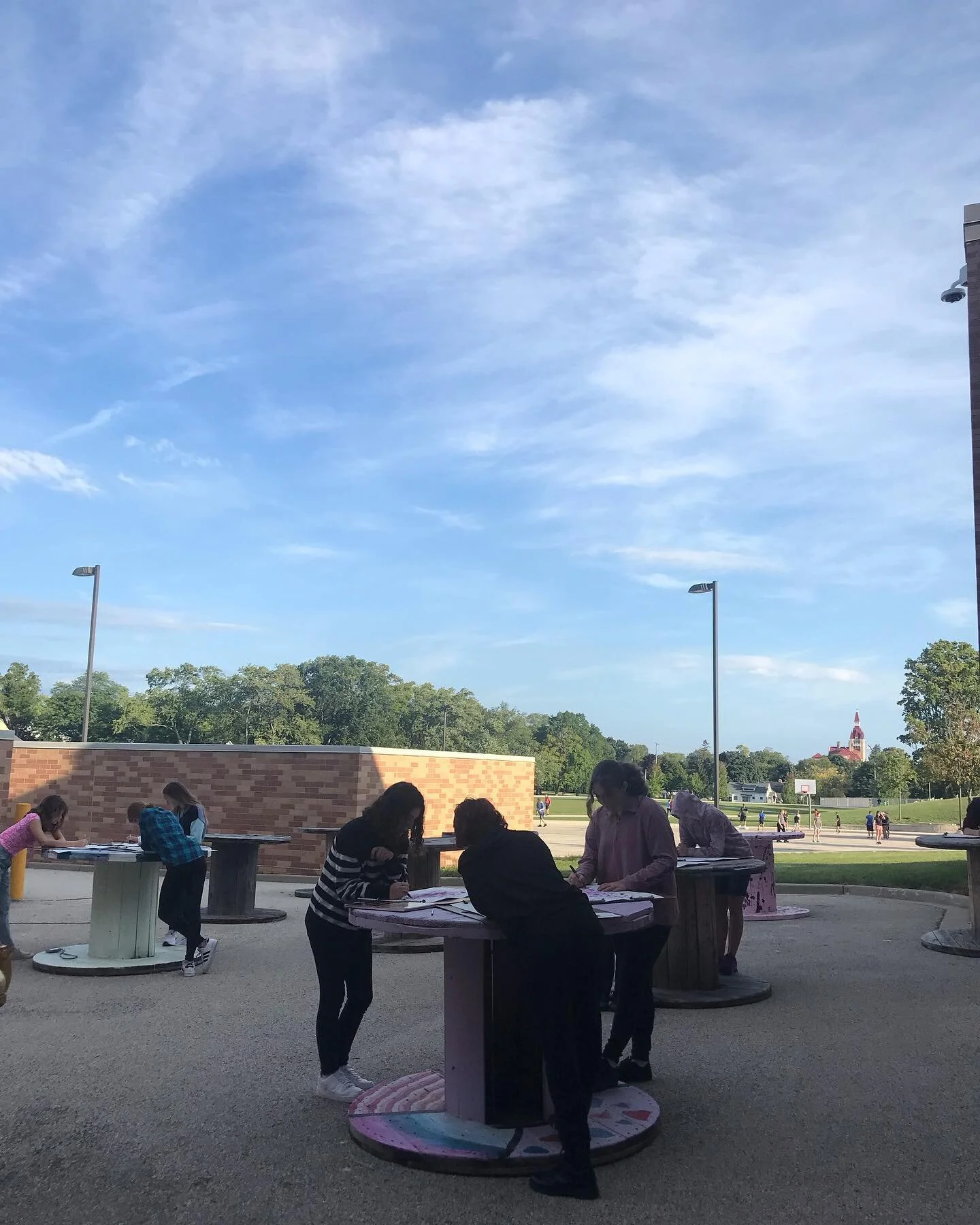 #outdoorclassroom #parkinglot #middleschoolart #badgerartclass