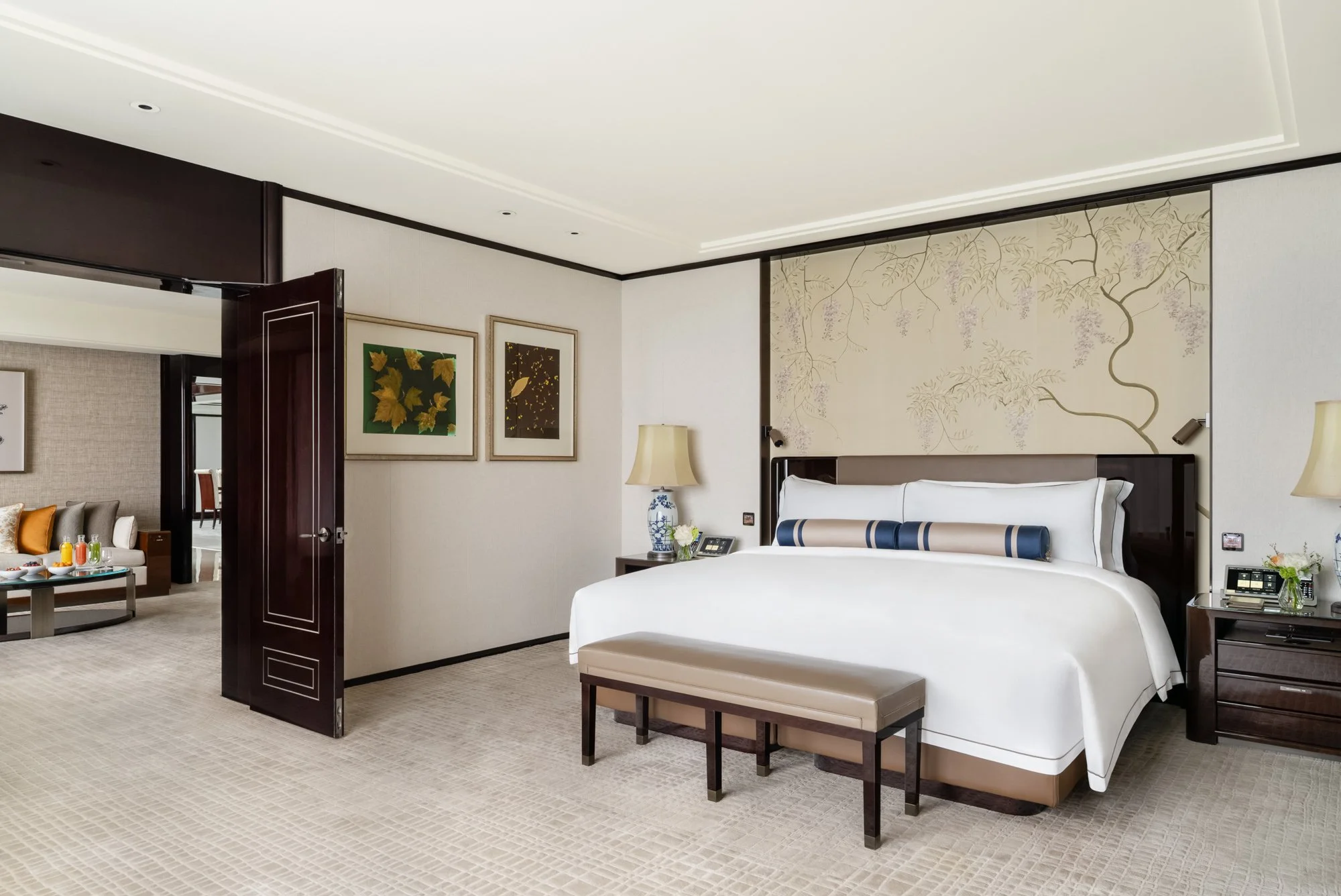 3126-PHK-Shot32-PeninsulaSuite-04.jpg