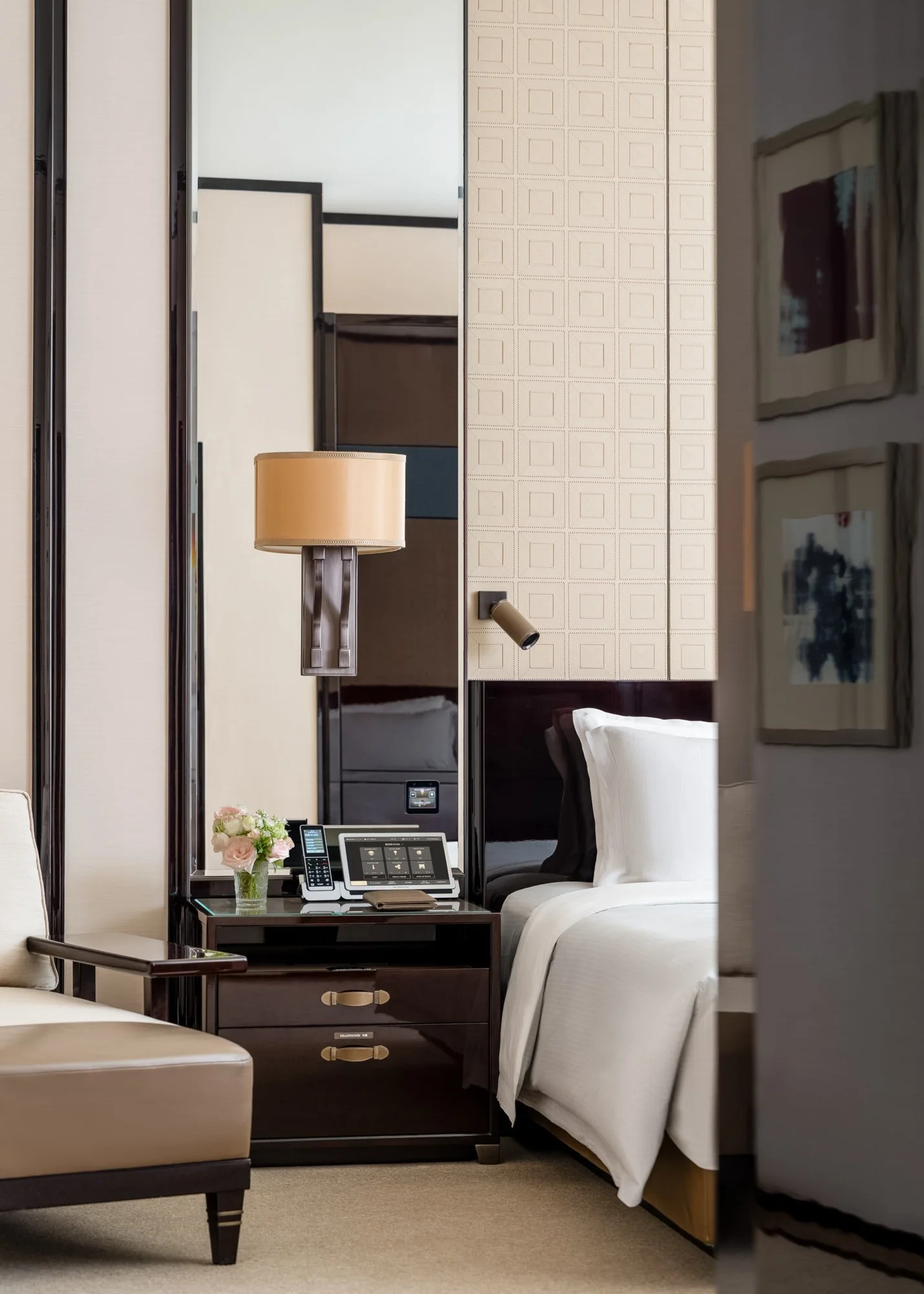 3126-PHK-Shot60-SuperiorSuite-04.jpg