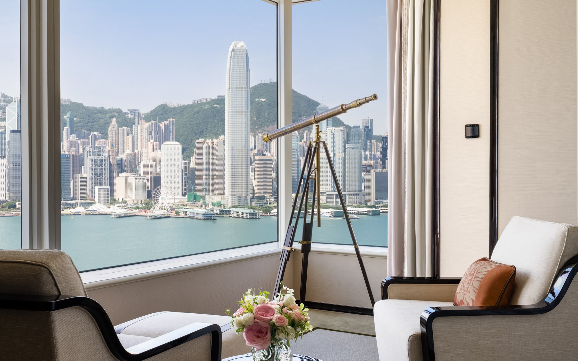 3126-PHK-Shot52-GrandDeluxeHarbourViewSuite-06.jpg