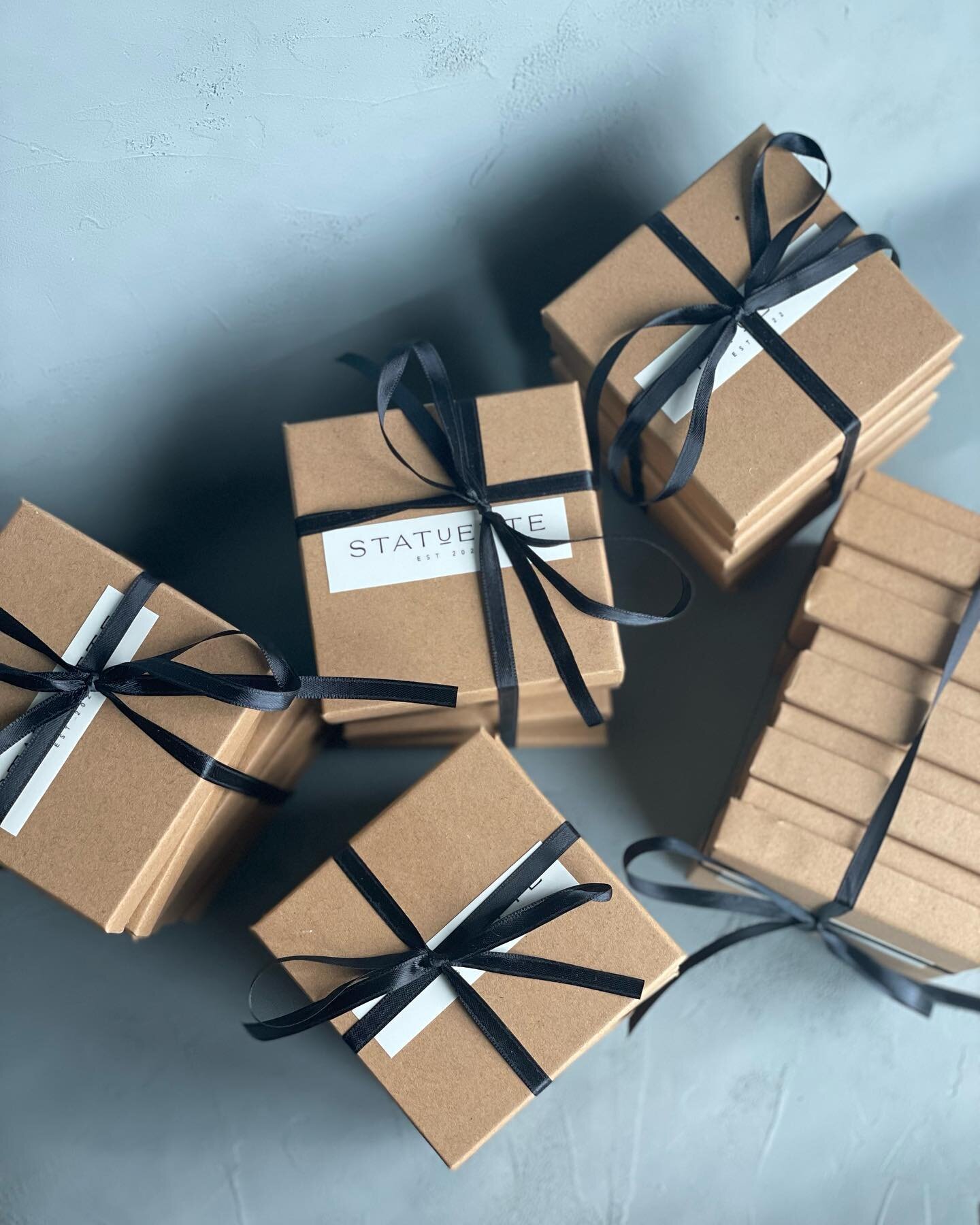 Final round of ornaments for the season launching this Sunday! Ready to ship in a variety of both black and colored options 🎁🎄 Keep an eye out in stories tomorrow for more info and a peek! 

#plaster #plasterintaglio #grandtour #cameo #cameoornamen