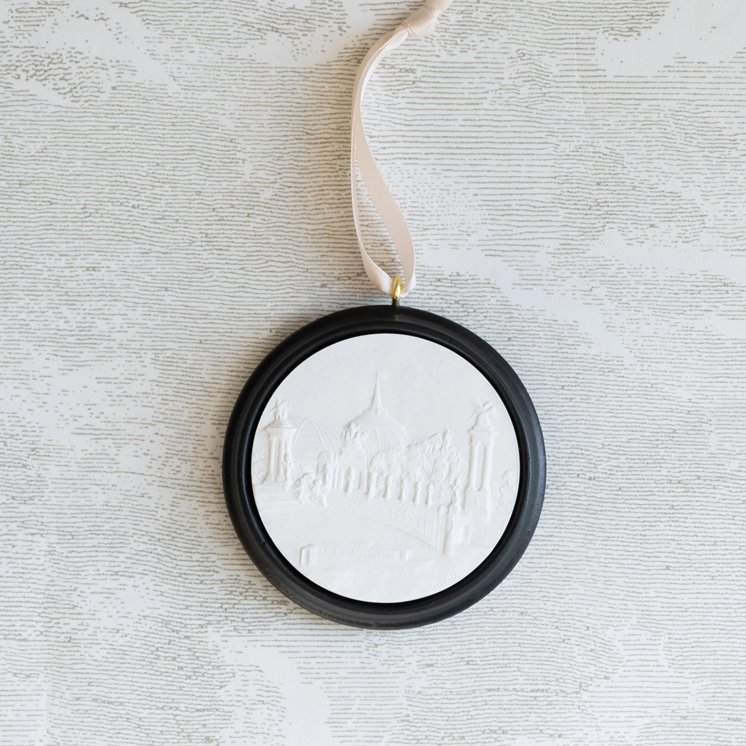 STATUETTE Dec 2025 Artist Collection-099.jpg