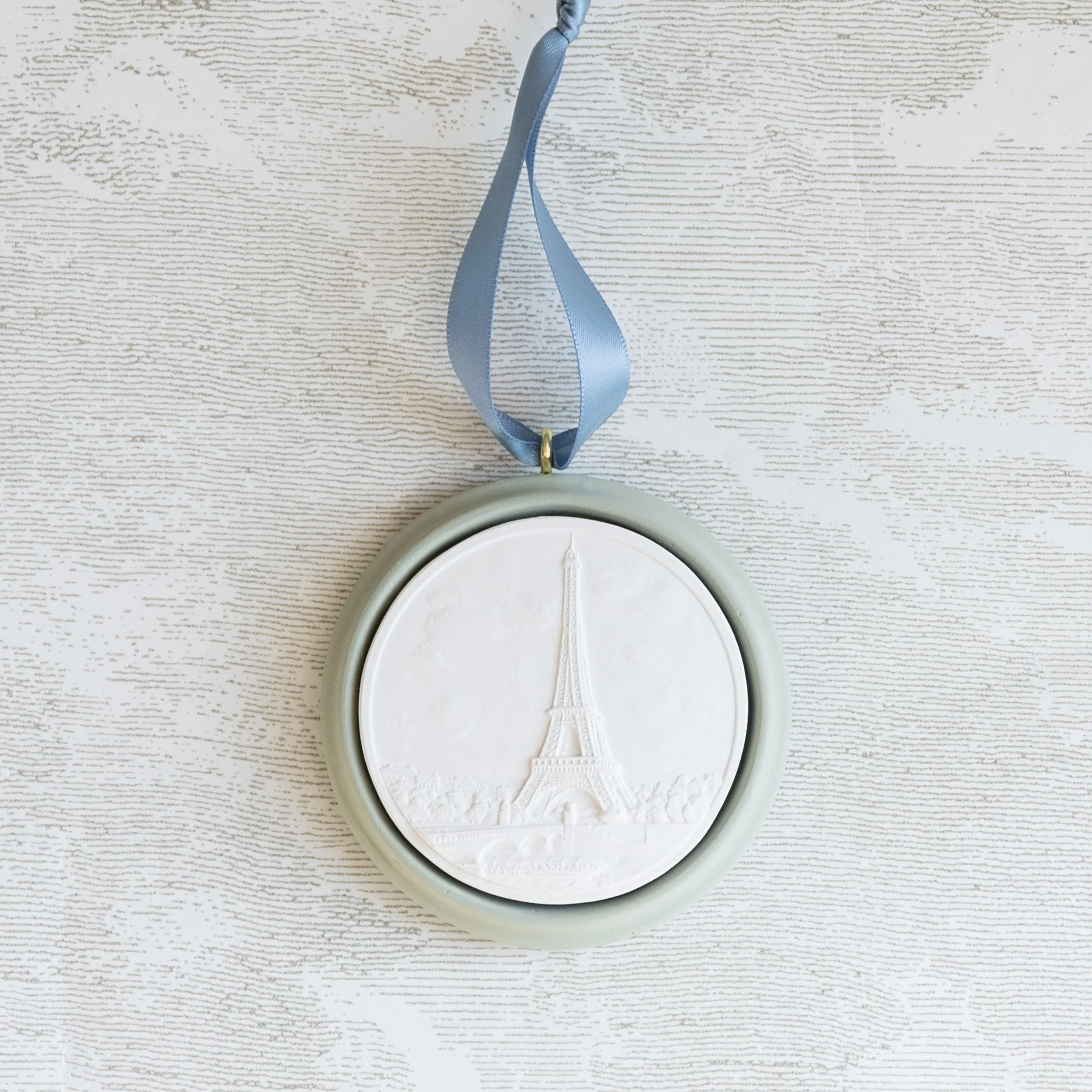 STATUETTE Dec 2025 Artist Collection-097.jpg