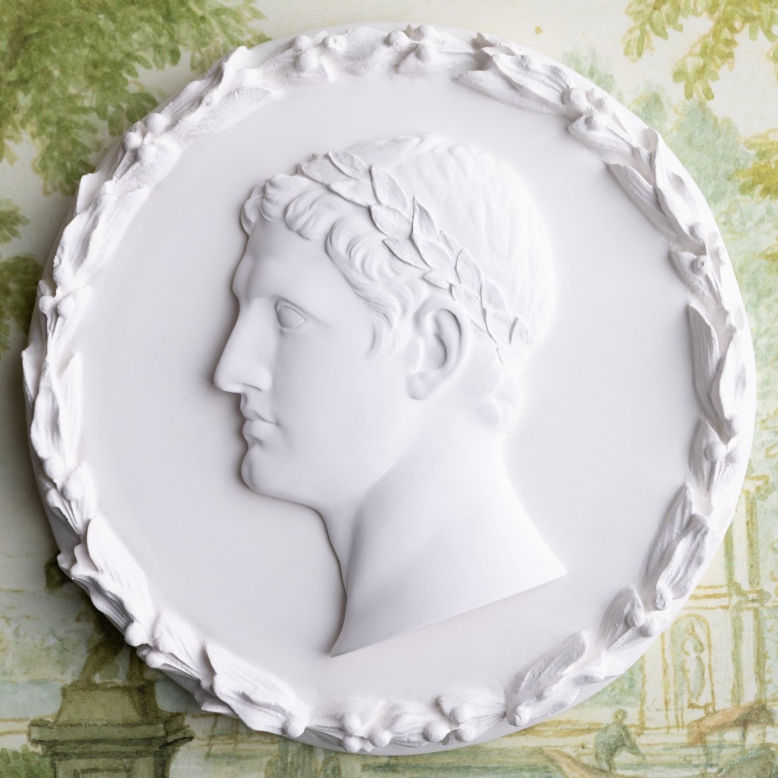 STATUETTE+Male+Wreath+13+Inch-01.jpg