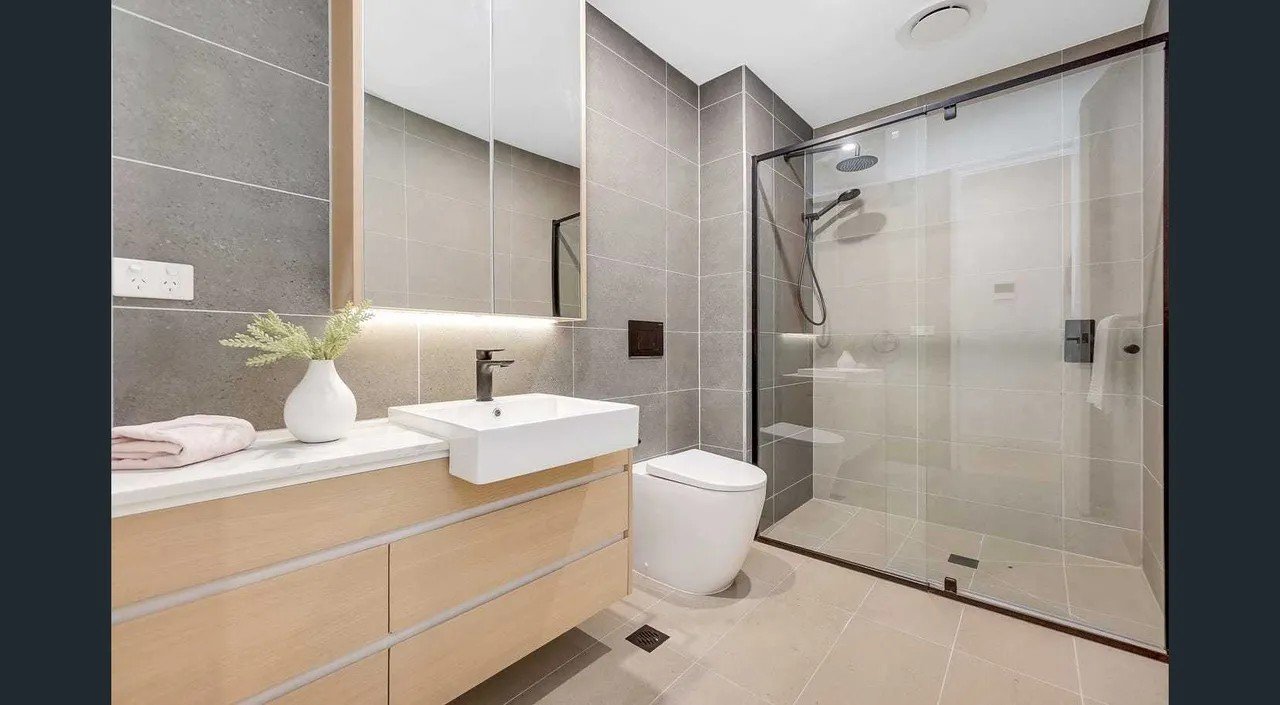 Photo - 343 - TH09 Bathroom.jpg