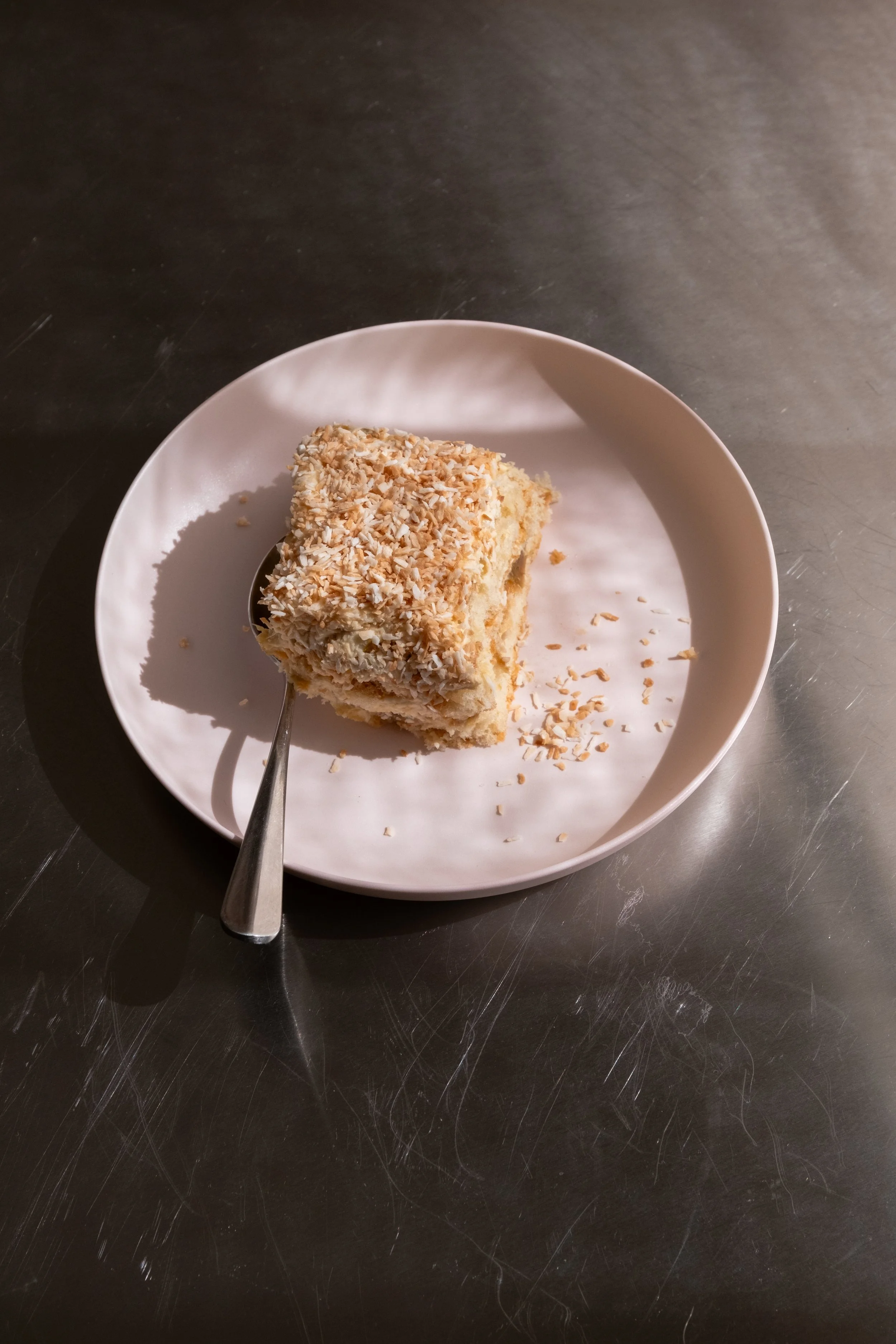 Tiramisu med rabarber og ristet kokos