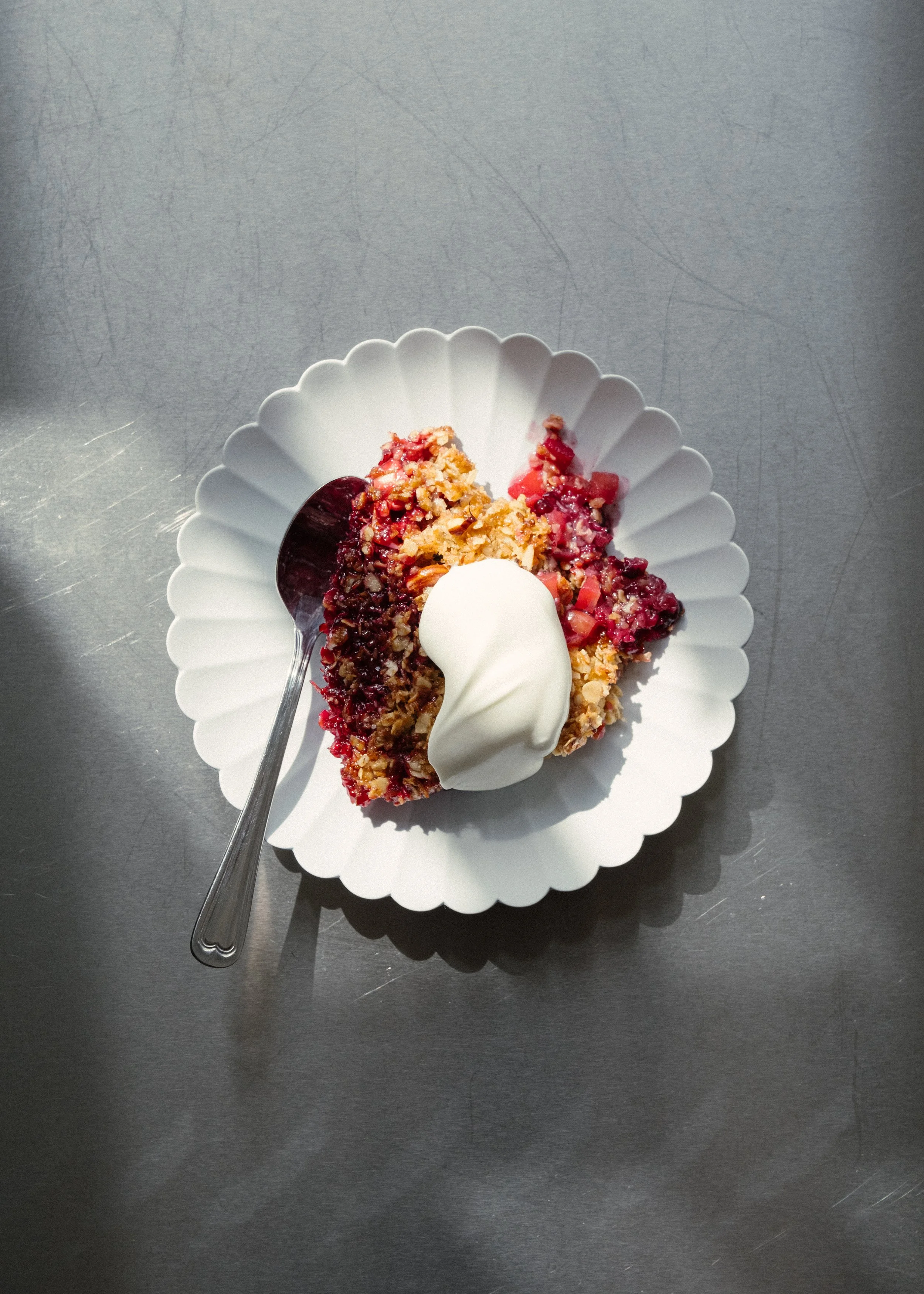 Bærcrumble med vanilje og kokos