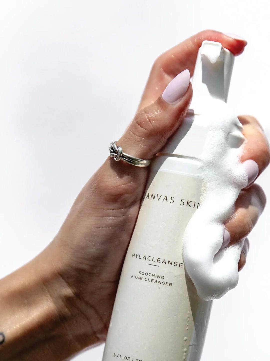 The Ultimate Fall Skincare Bundle - perfect for all skin types, together they transform your skin. 

Hylacleanse: Cleanses, evens skin tone and soothes skin as it washes away impurities. 

Krema: light-textured and facial renewing moisturizer that wi