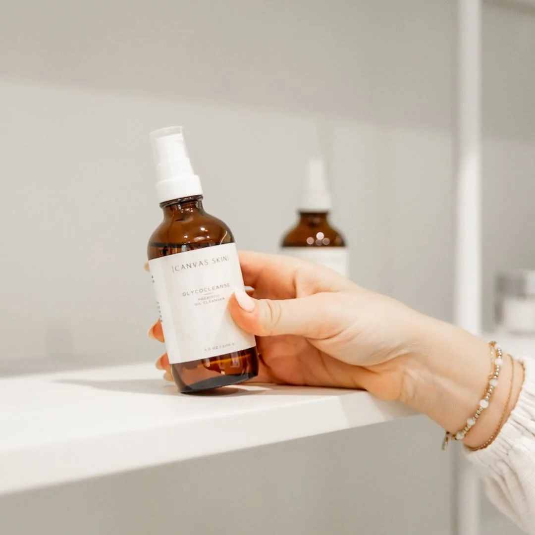 🎁Day 7 of our 12 Days of Christmas
 ✨Today&rsquo;s feature: GlycoCleanse &mdash; the ultimate first step for a proper double cleanse.

Double Cleanse. Deep clean. Makeup Free

🤍Gift with purchase: our Canvas Skin skincare tote. Available while supp