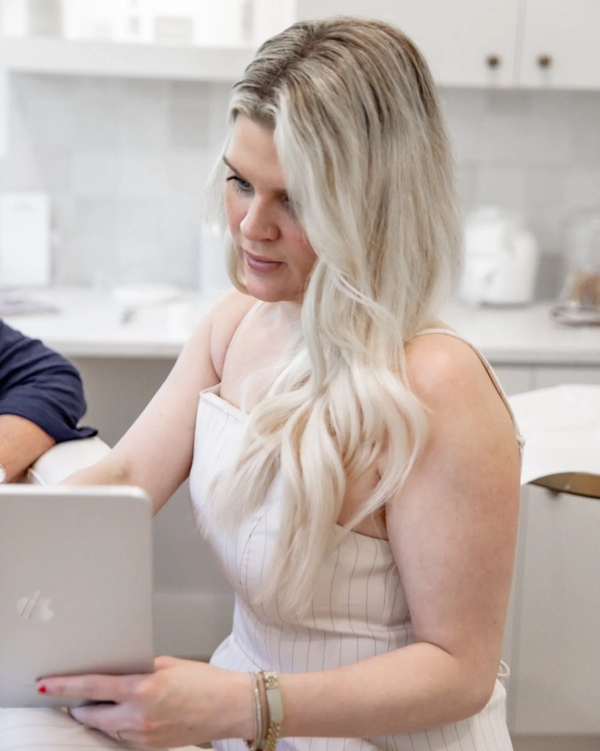 Your consultation, on your own schedule.
Virtual consultations are available whether it&rsquo;s weight loss or facial/skin assessments. 
Refined care, made simple.☁️