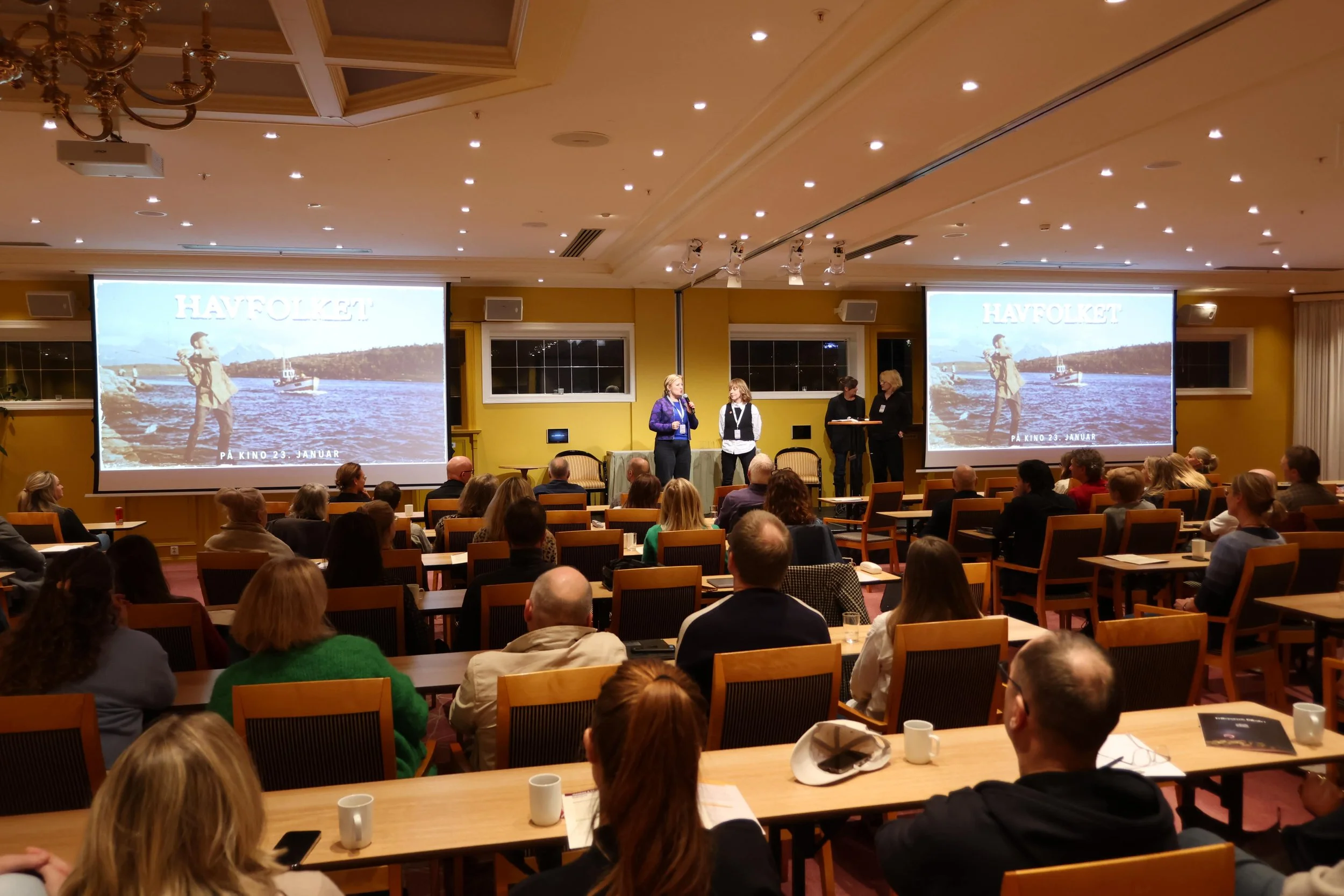  Aldeles presenterer Havfolket ved Elisabeth Kleppe og Elin Sander. 