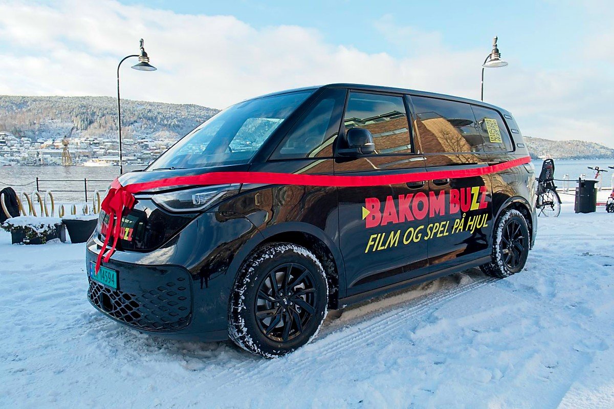 Avduking av BAKOM BUZZ: Vestlandets første film- og spillbill